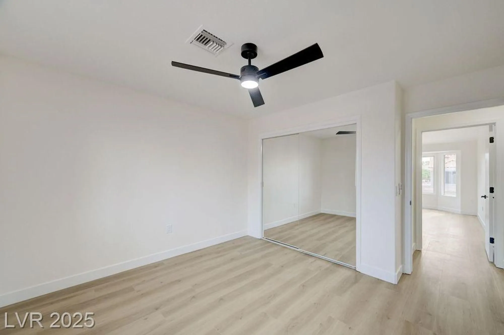 Property Slideshow image 13 of 33 | 8901 villa ridge dr, Las Vegas, NV, 89134