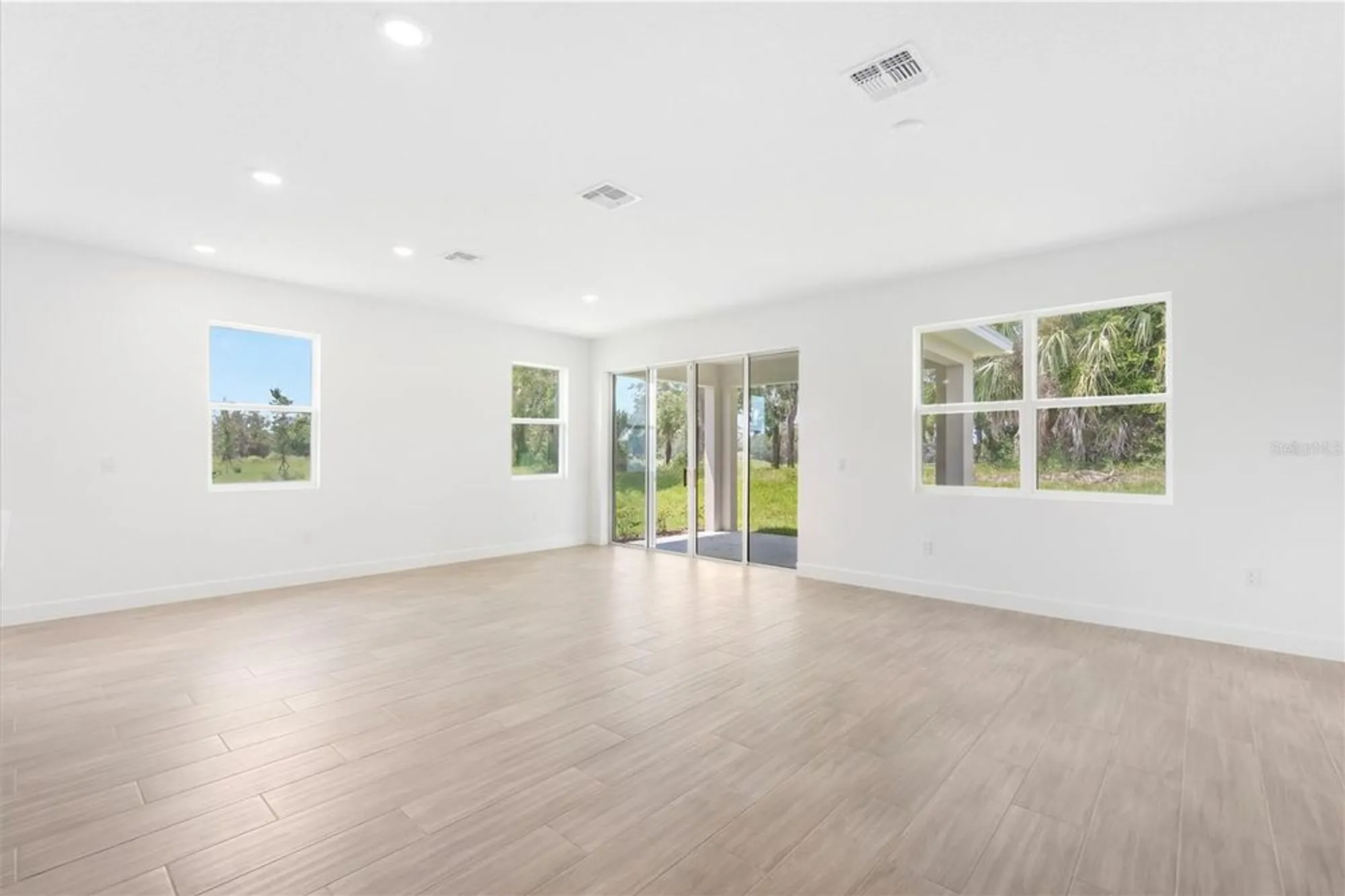 Property Slideshow image 16 of 31 | 9109 players dr, Weeki Wachee, FL, 34613