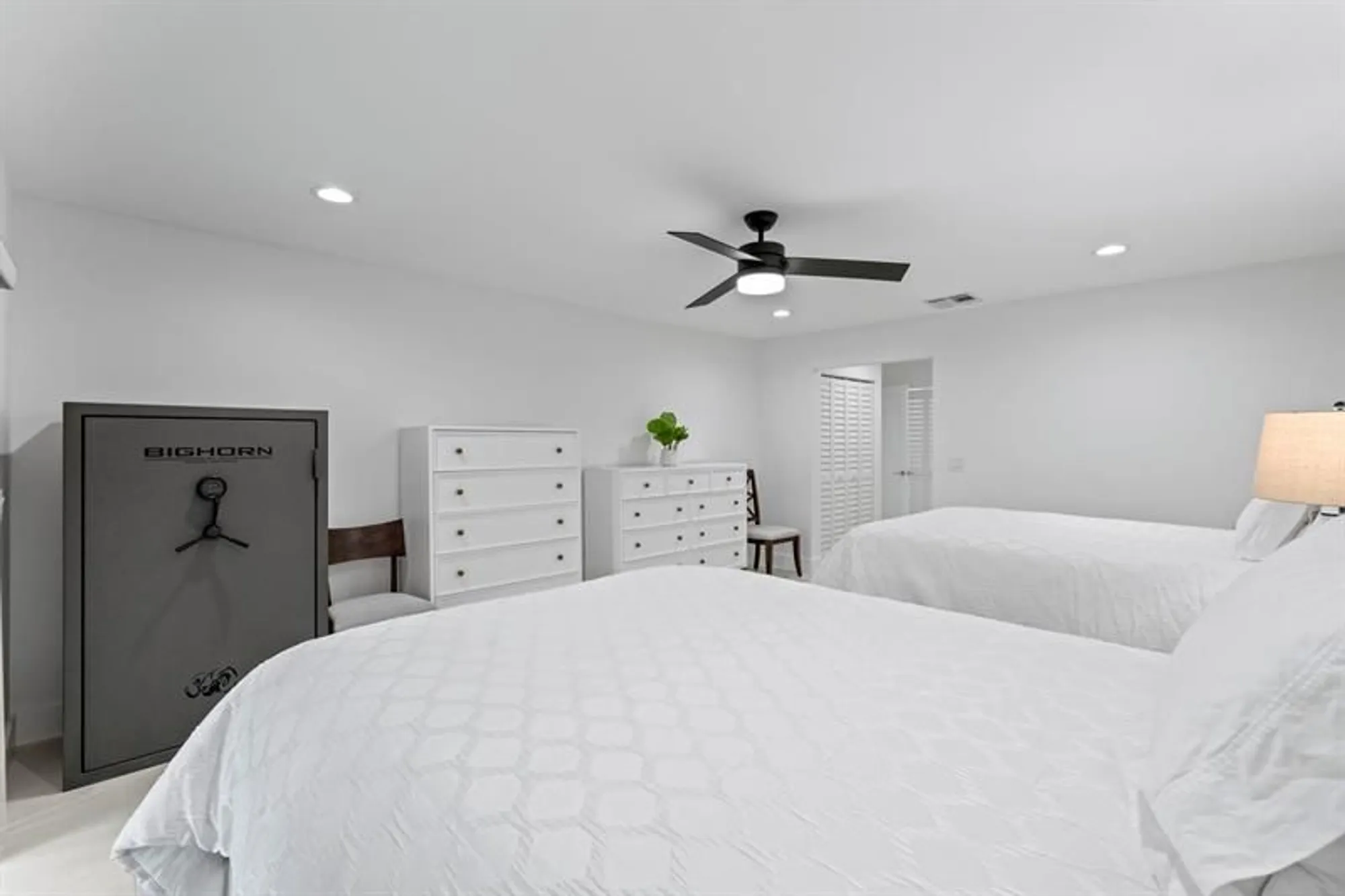 Property Slideshow image 24 of 48 | 8020 eastlake dr # 11a, Boca Raton, FL, 33433