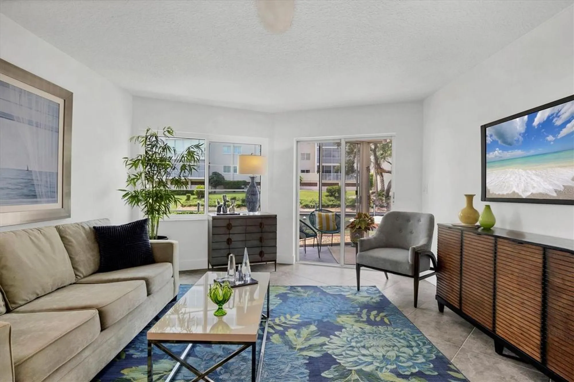 Property Slideshow image 17 of 55 | 1350 n portofino dr apt 107, Sarasota, FL, 34242