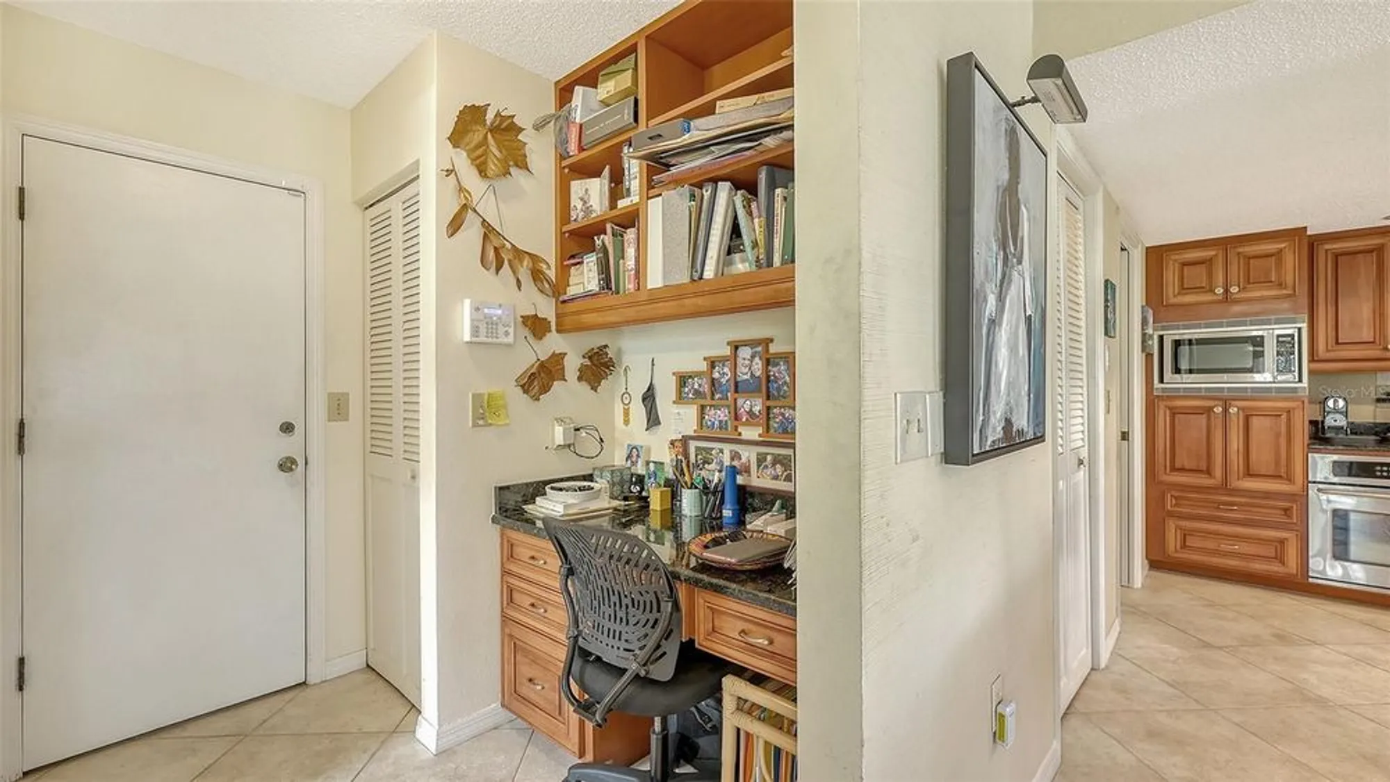 Property Slideshow image 21 of 87 | 5692 country lakes dr, Sarasota, FL, 34243