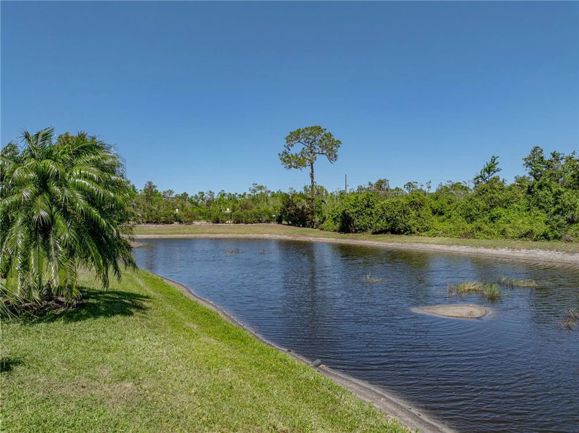 Property Slideshow image 66 of 100 | 4168 aberdeen ln, Lake Wales, FL, 33859