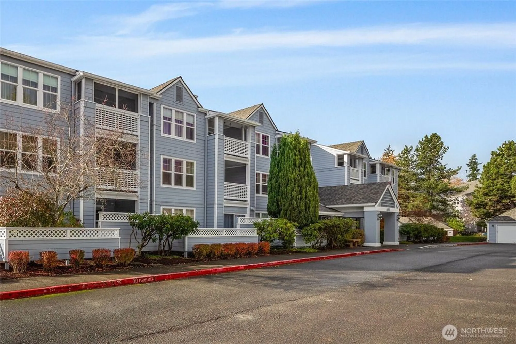 Property Slideshow image 28 of 40 | 4081 224th ln 210, Issaquah, WA, 98029