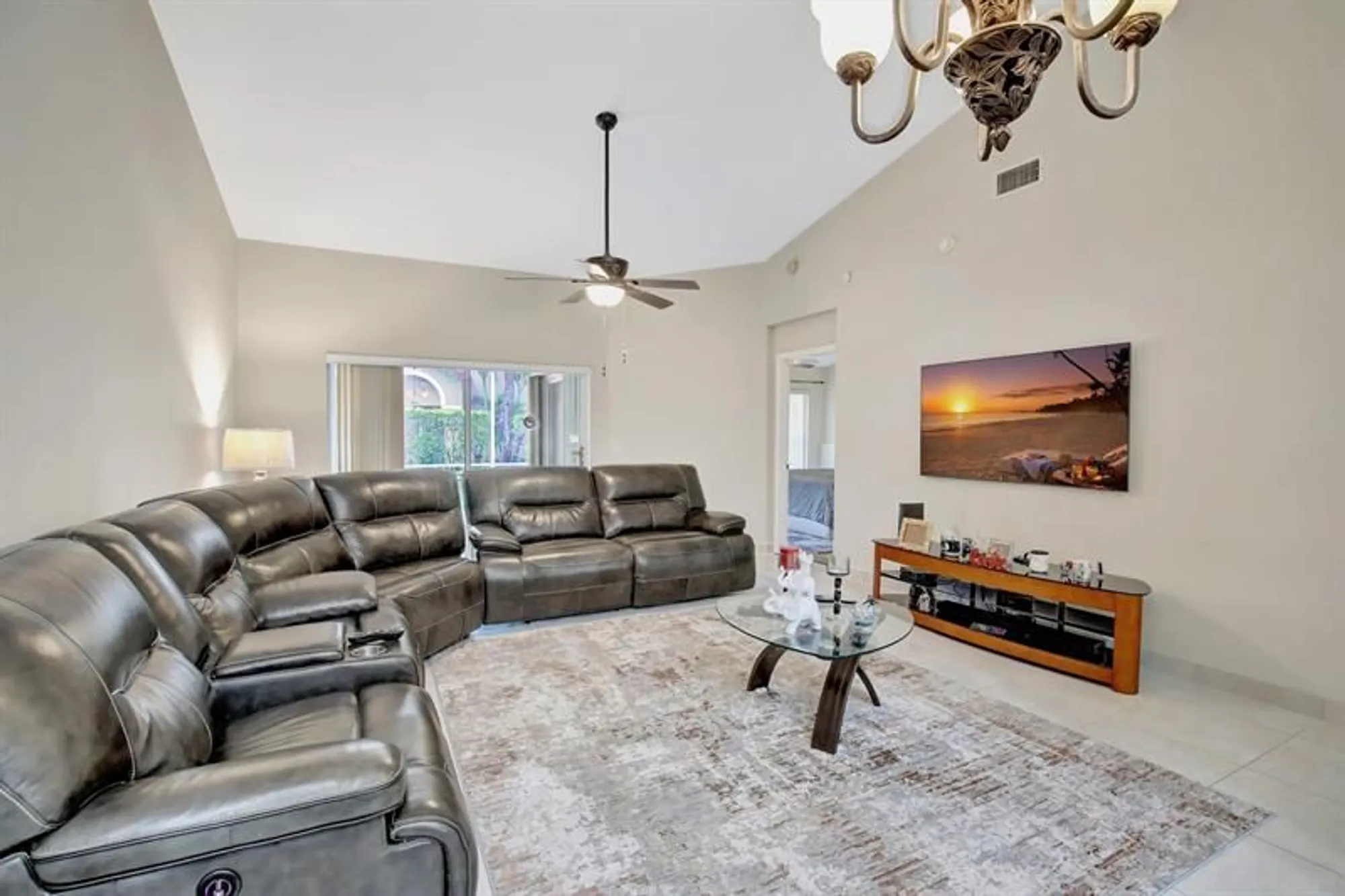 Property Slideshow image 13 of 41 | 9720 malvern dr, Tamarac, FL, 33321