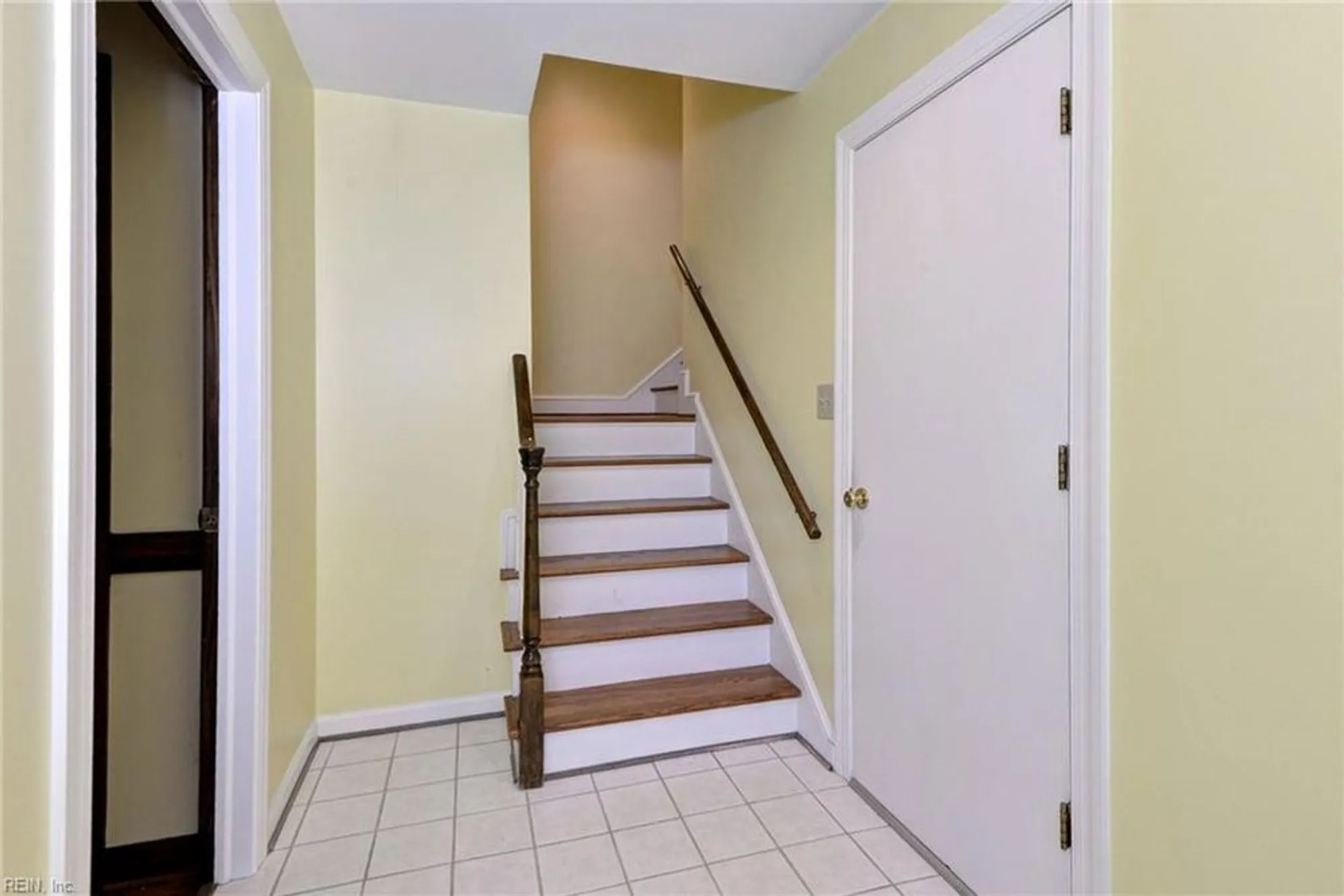 Property Slideshow image 15 of 49 | 207 william barksdale, Williamsburg, VA, 23185