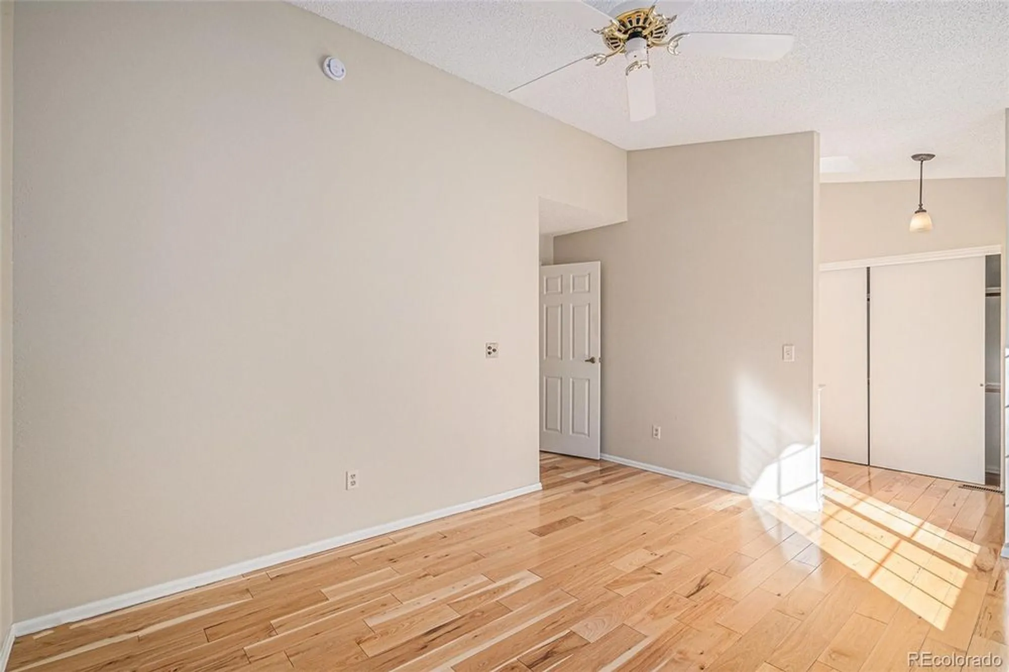 Property Slideshow image 16 of 25 | 16 shetland ct, Highlands Ranch, CO, 80130