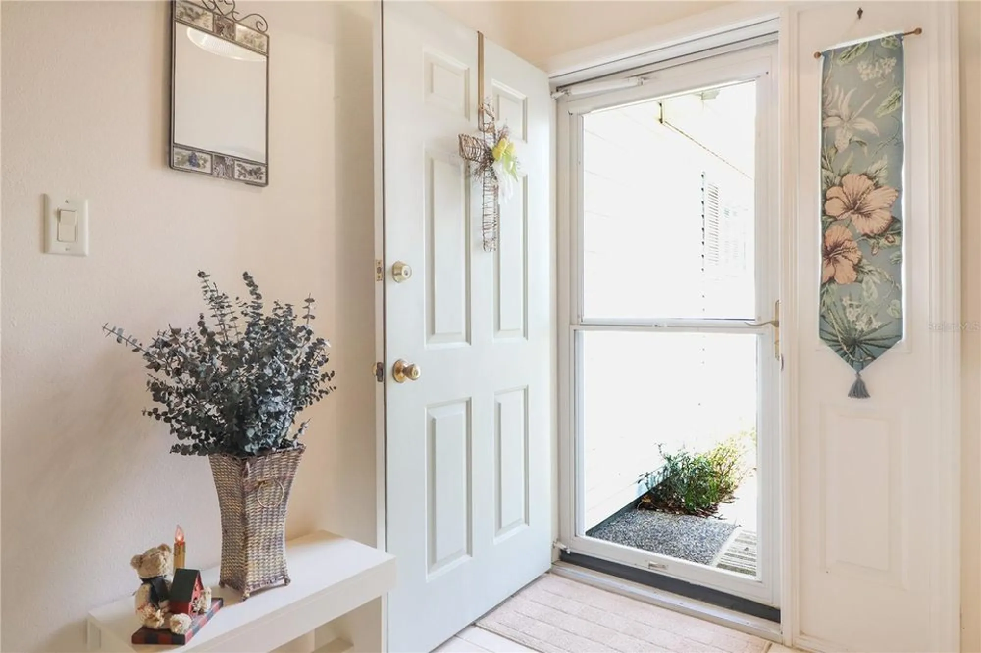 Property Slideshow image 3 of 22 | 25339 crestwater dr, Leesburg, FL, 34748