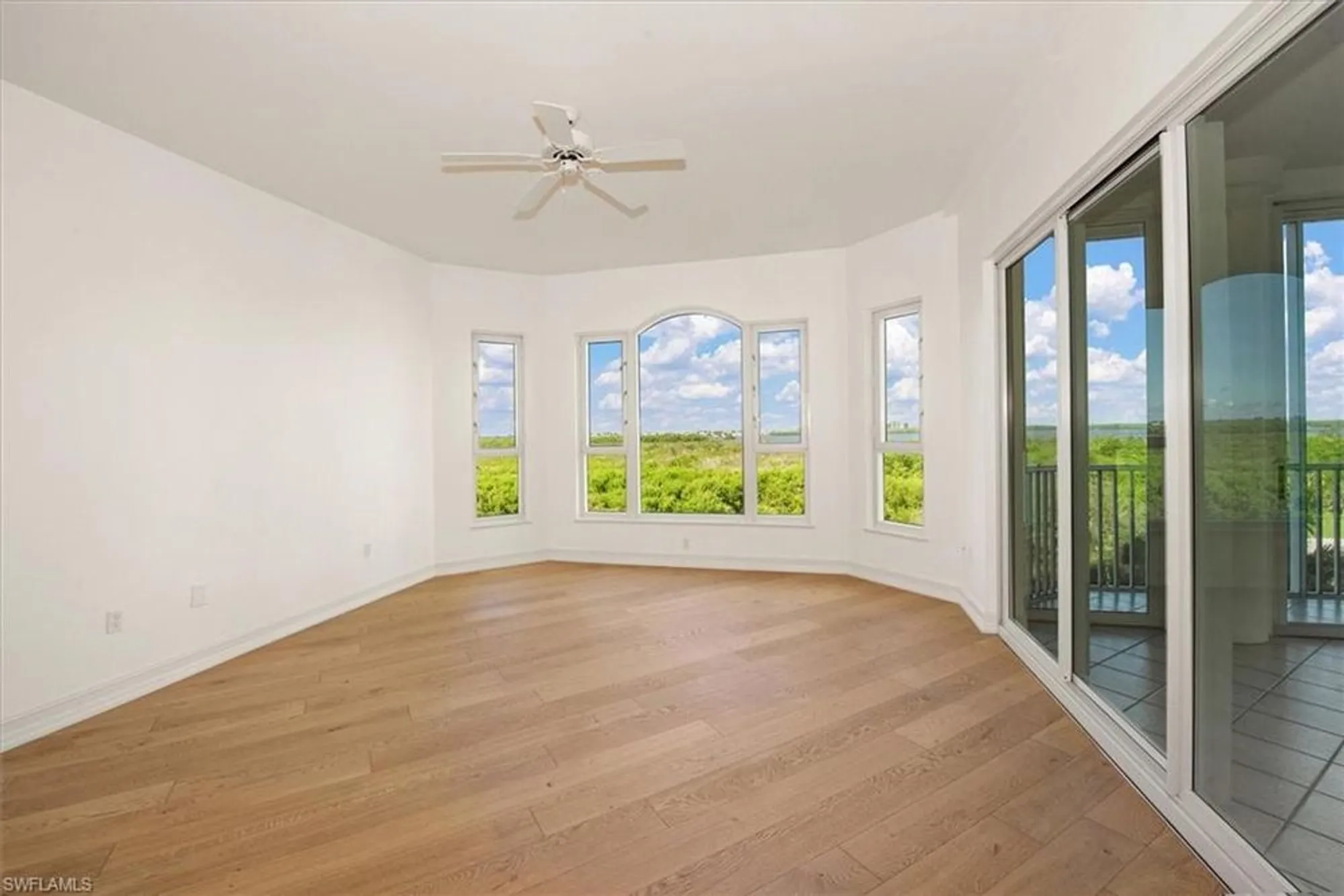 Property Slideshow image 21 of 44 | 4801 island pond ct 405, Bonita Springs, FL, 34134