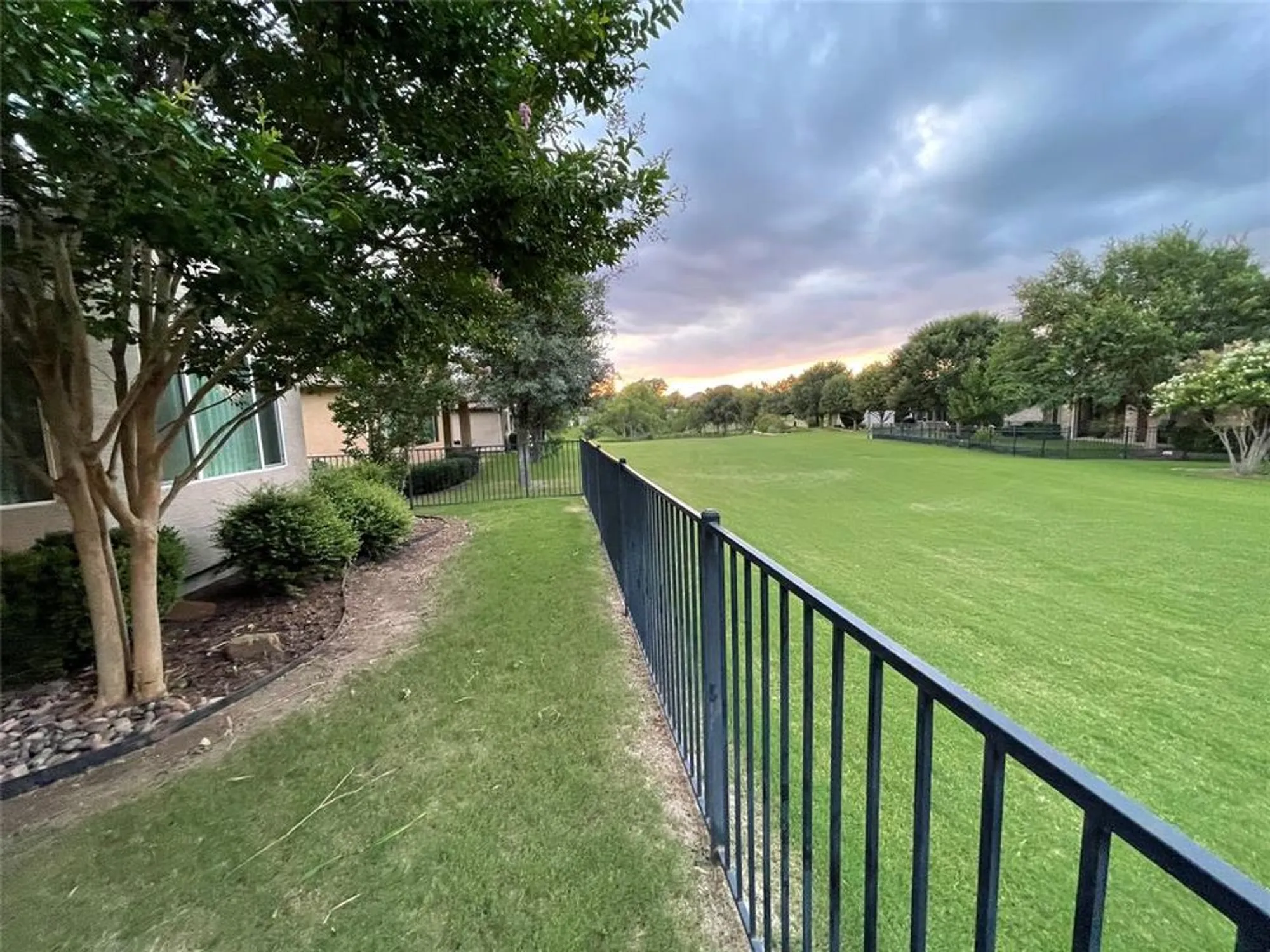 Property Slideshow image 31 of 39 | 11800 southerland dr, Denton, TX, 76207