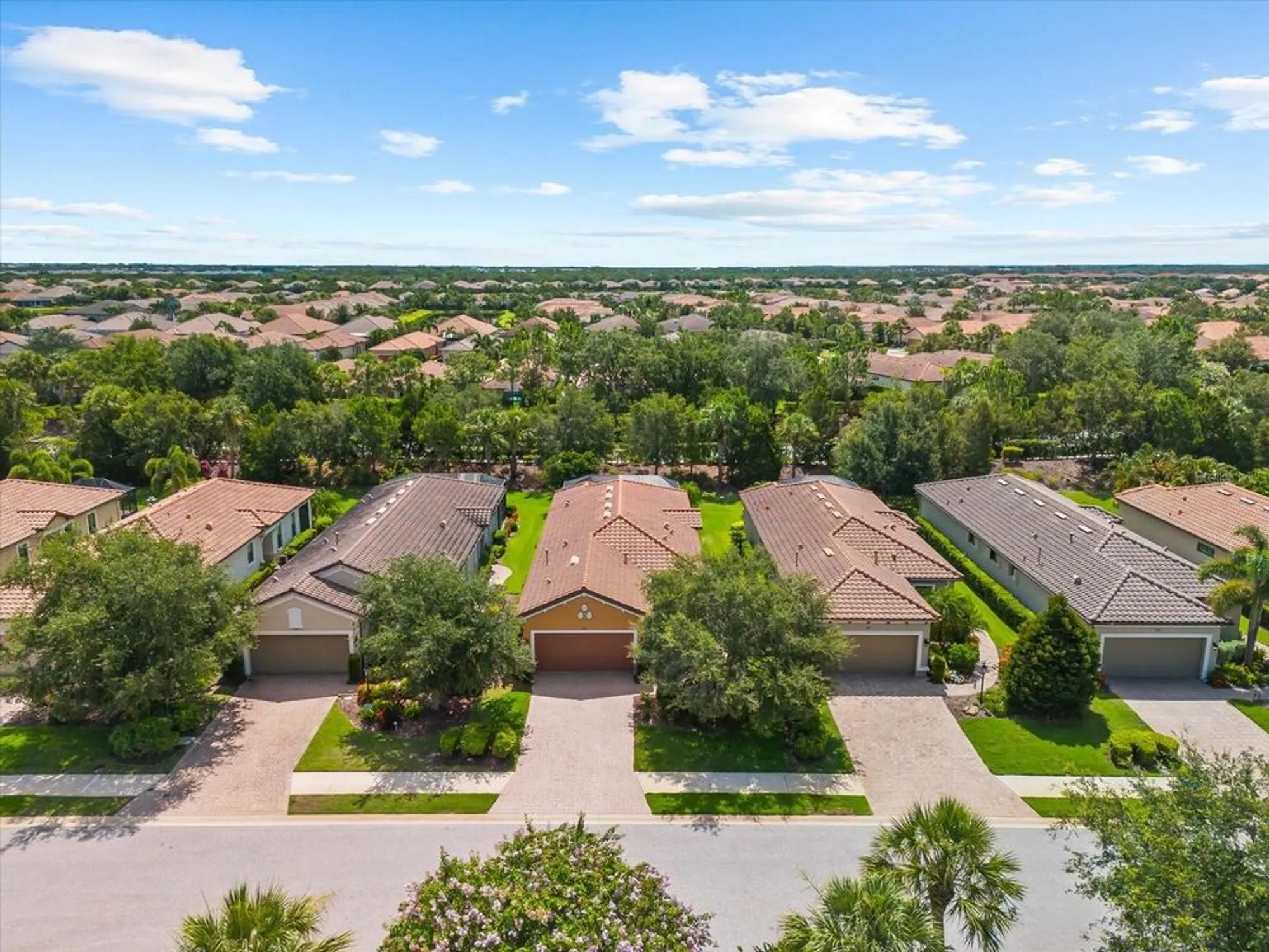Property Slideshow image 42 of 74 | 5121 serata dr, Lakewood Ranch, FL, 34211