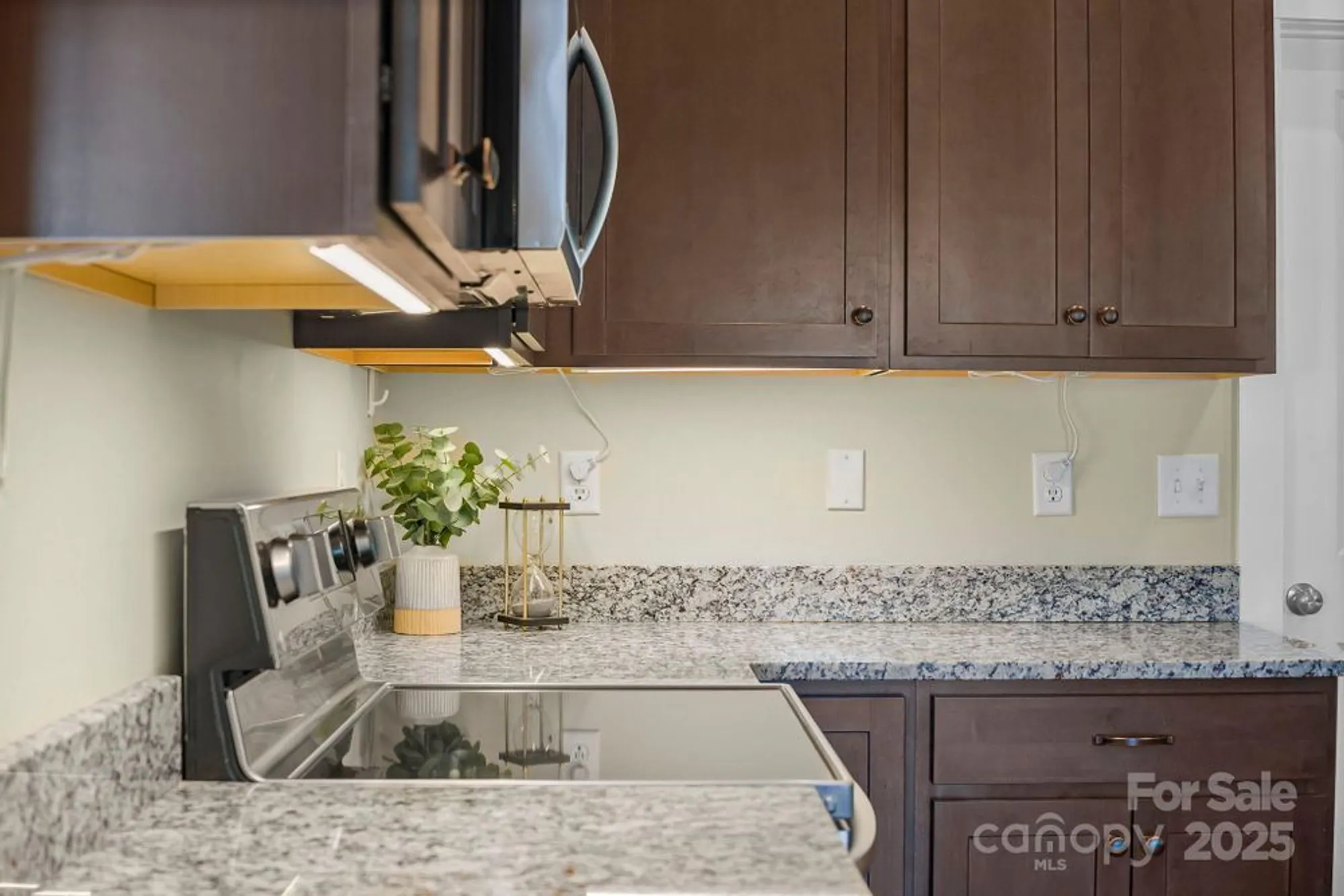 Property Slideshow image 8 of 36 | 457 riverwind dr, Hendersonville, NC, 28739