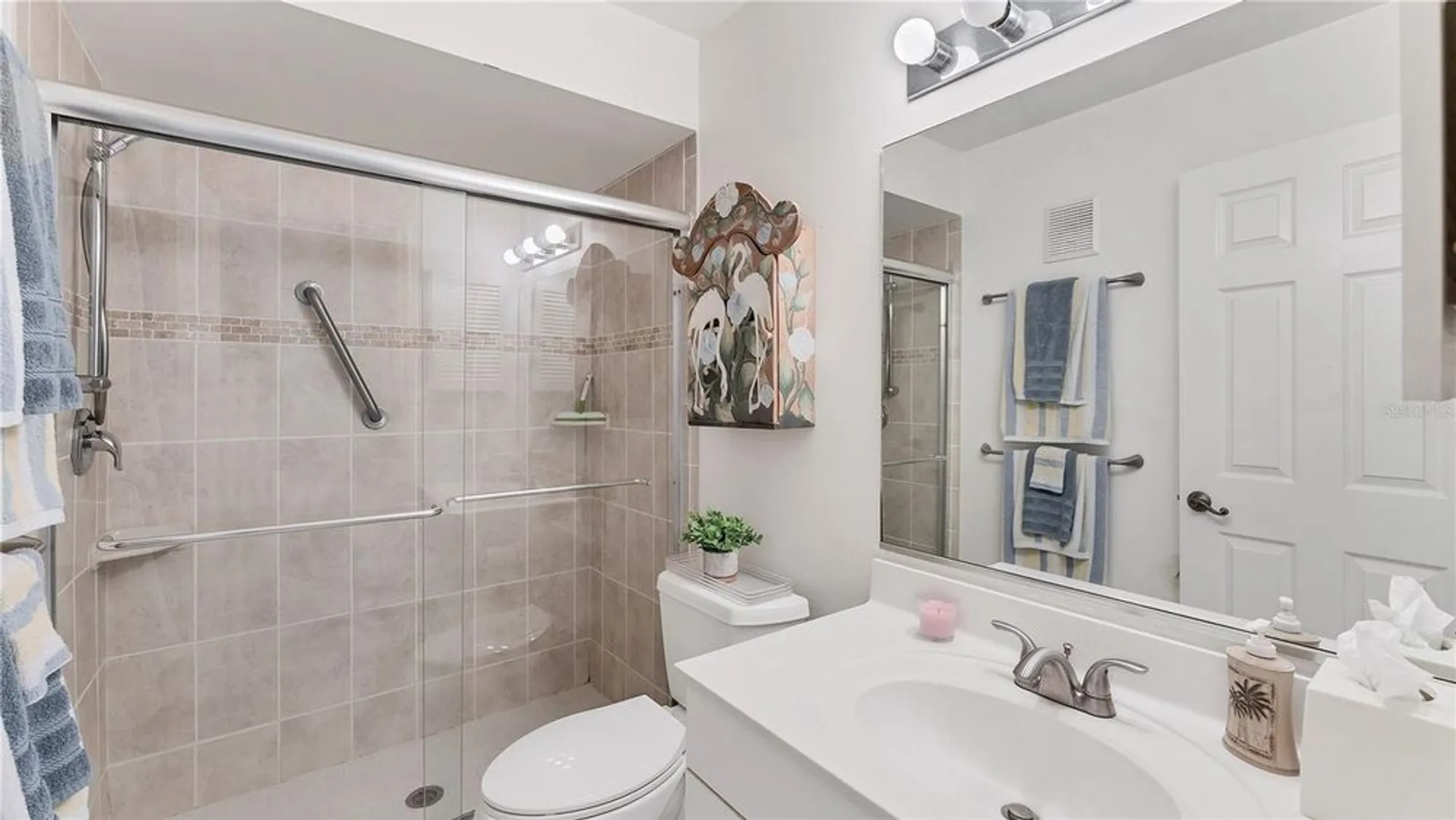 Property Slideshow image 20 of 54 | 983 sandpiper cir, Bradenton, FL, 34209