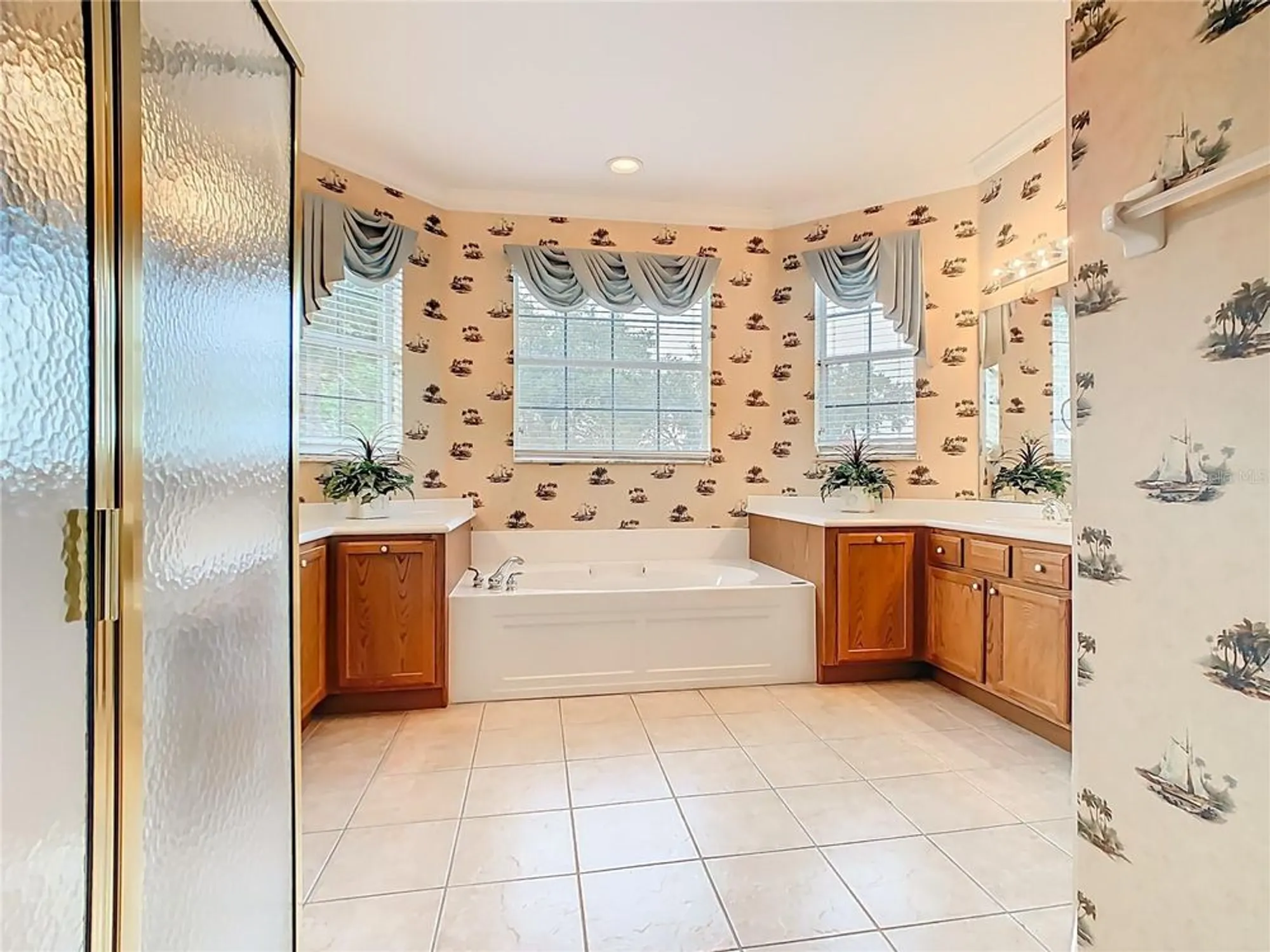 Property Slideshow image 27 of 50 | 525 shorehaven dr, Poinciana, FL, 34759