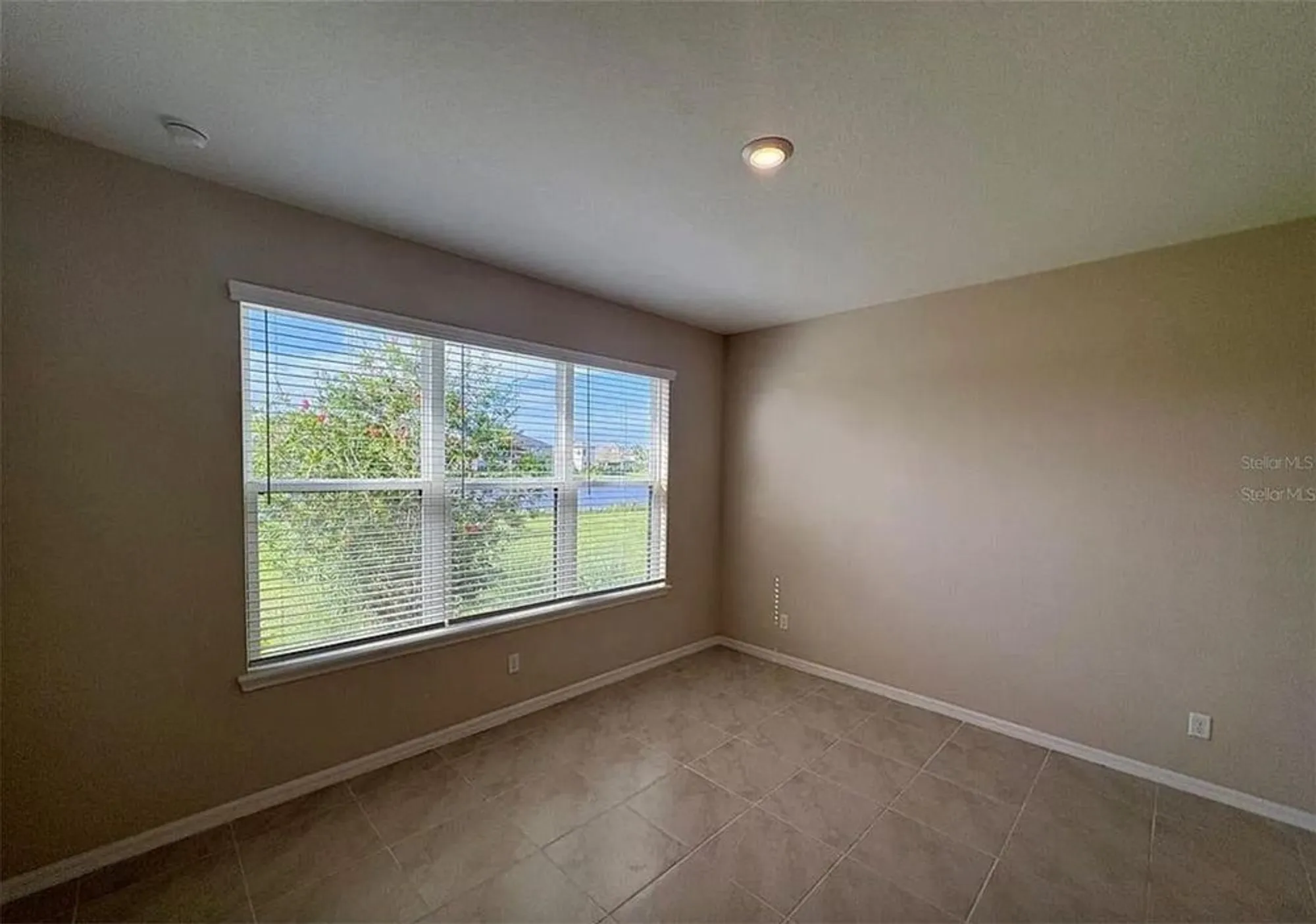 Property Slideshow image 18 of 27 | 16439 paynes mill dr, Bradenton, FL, 34211