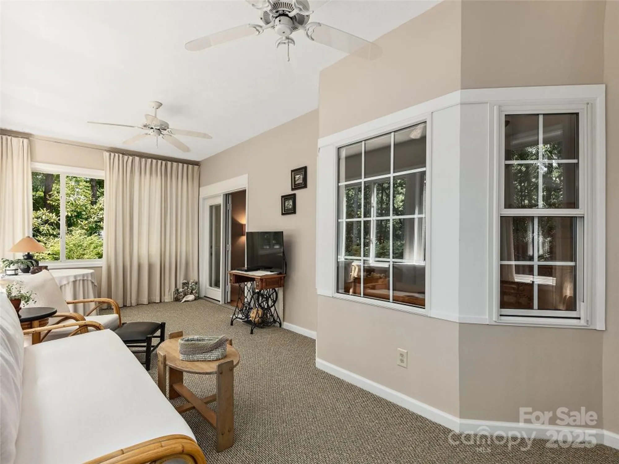 Property Slideshow image 10 of 37 | 306 croydon dr, Hendersonville, NC, 28791
