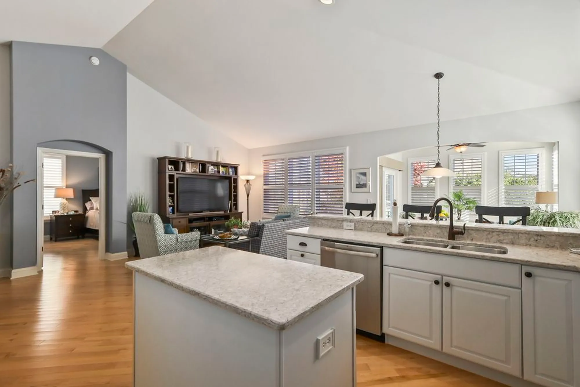 Property Slideshow image 16 of 31 | 2628 drexel dr, Naperville, IL, 60564