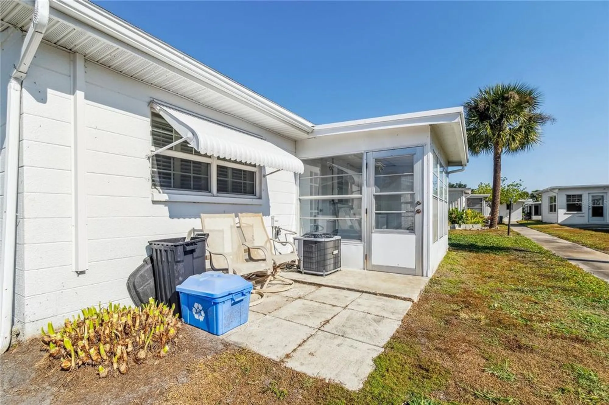 Property Slideshow image 17 of 28 | 5122 iris dr n # 12, Pinellas Park, FL, 33782