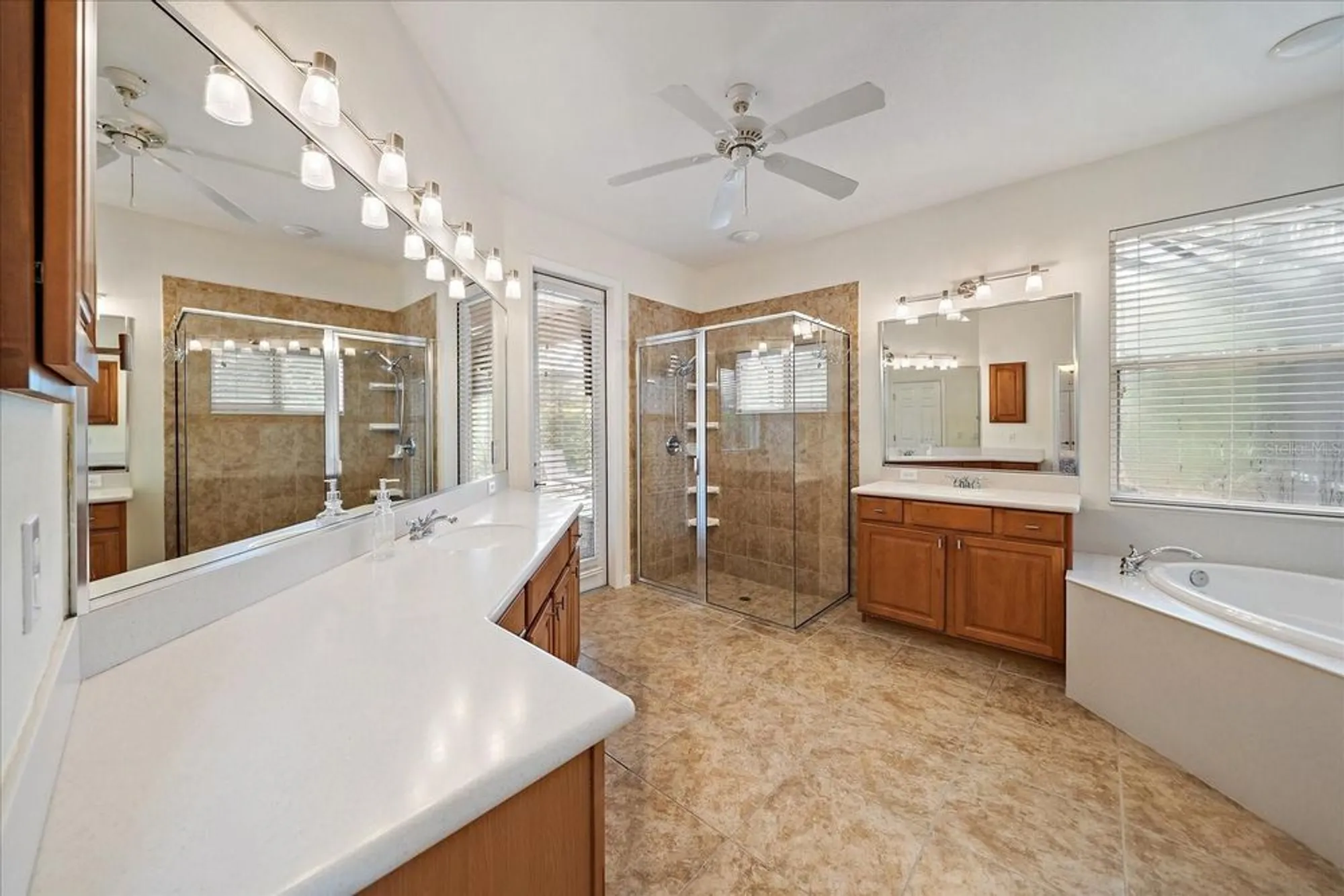 Property Slideshow image 20 of 46 | 131 river enclave ct, Bradenton, FL, 34212