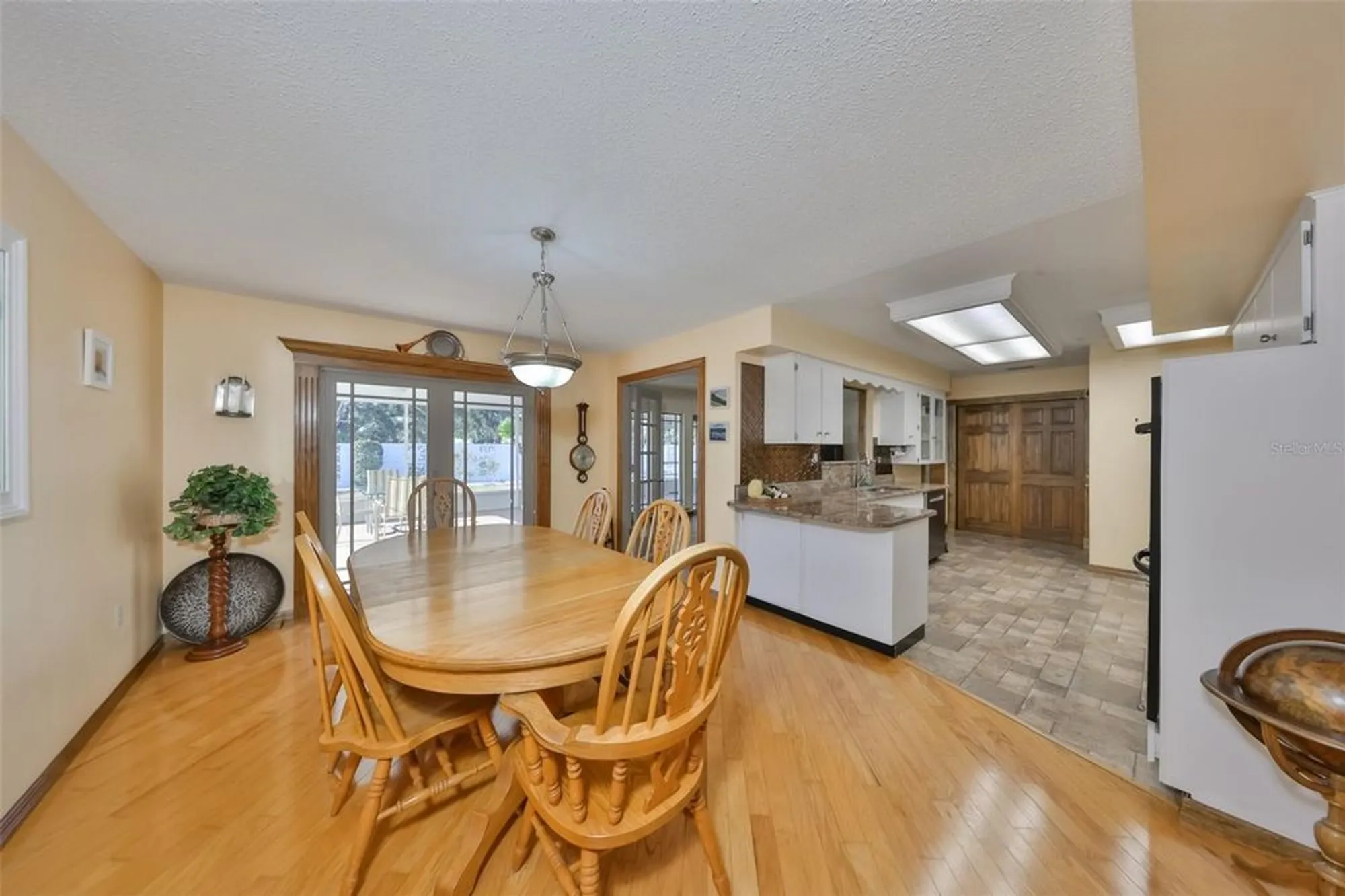 Property Slideshow image 13 of 52 | 1818 danbury dr, Sun City Center, FL, 33573