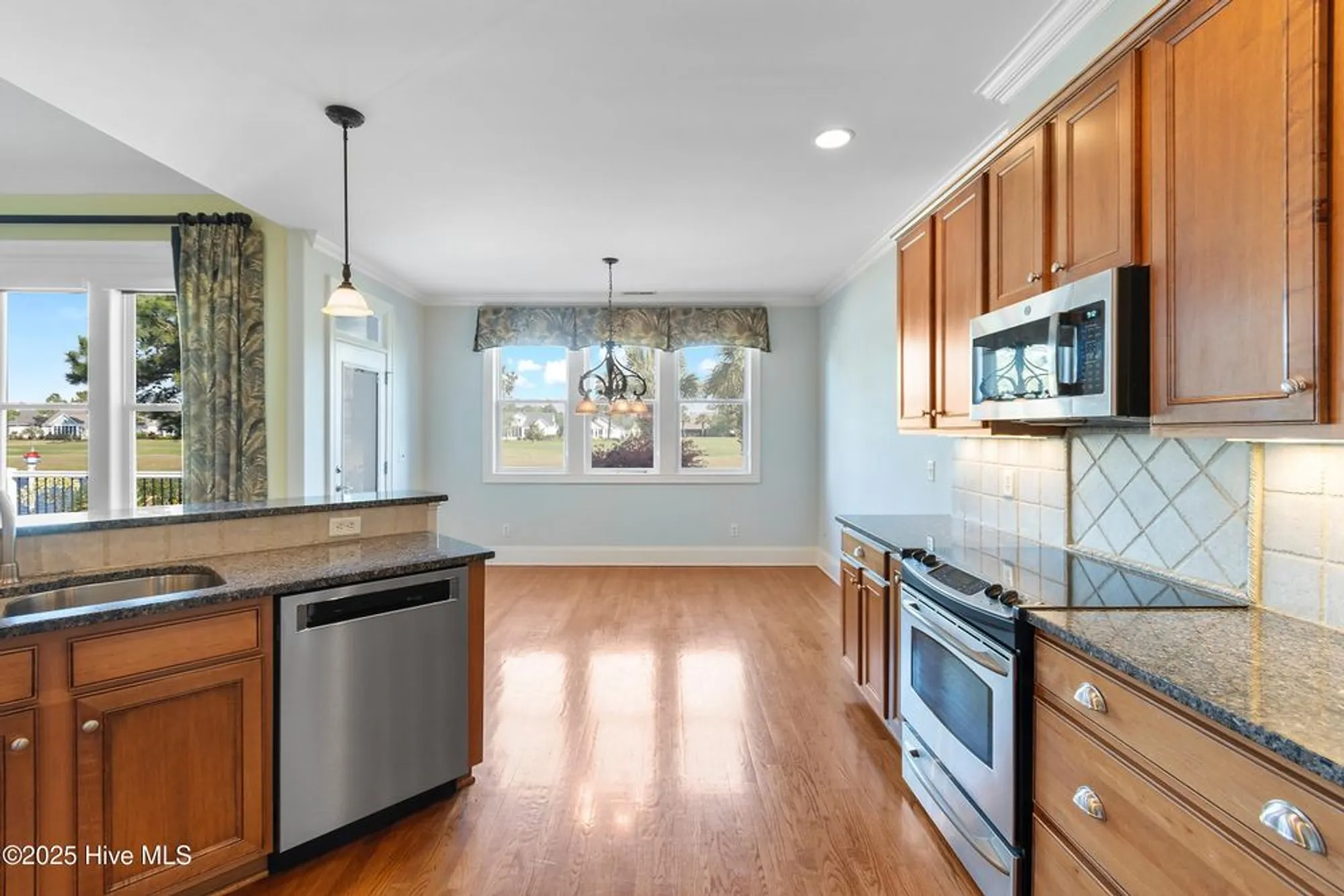 Property Slideshow image 15 of 52 | 3675 w medinah ave, Southport, NC, 28461