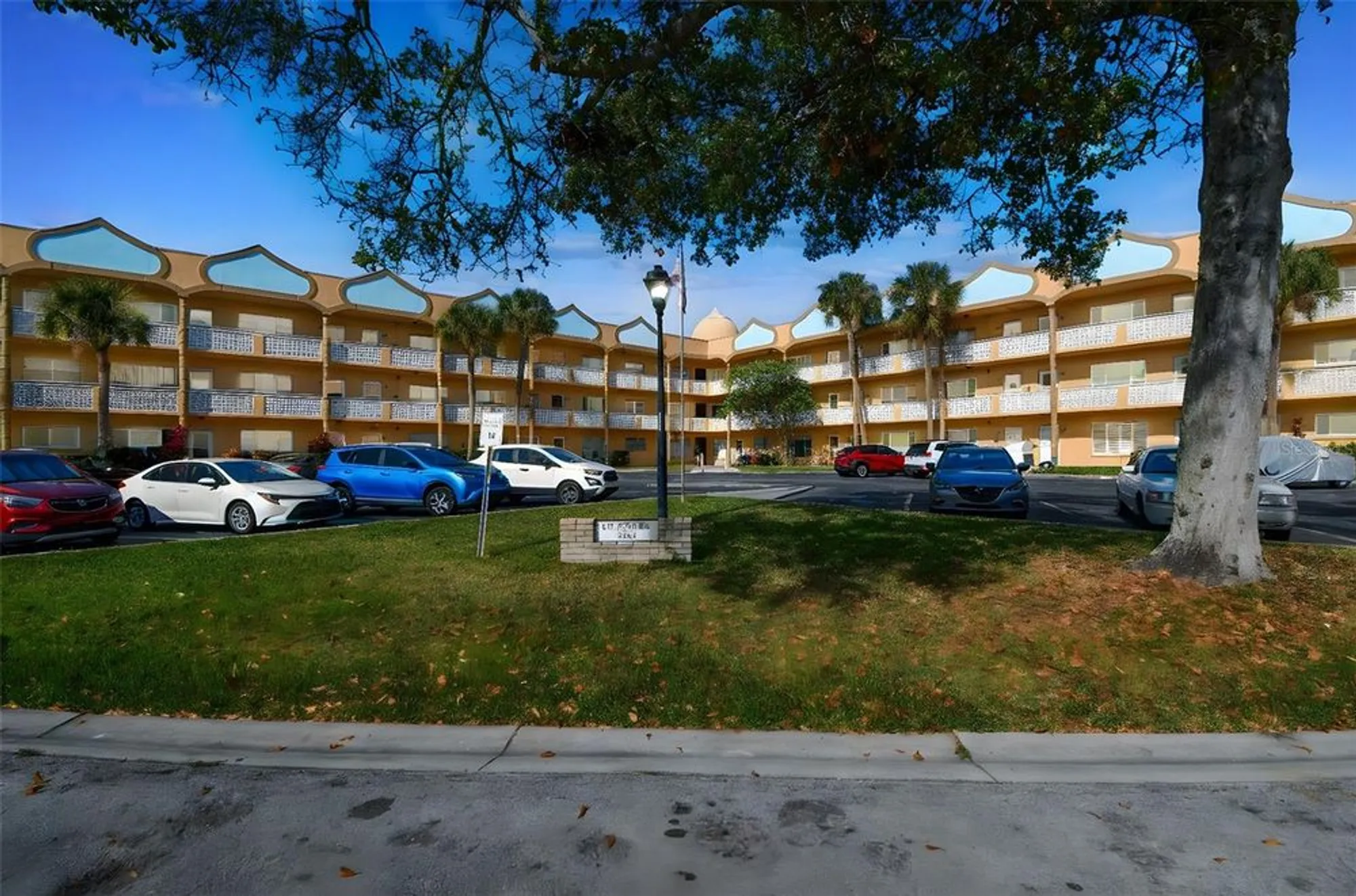 Property Slideshow image 2 of 73 | 2466 ecuadorian way apt 6, Clearwater, FL, 33763