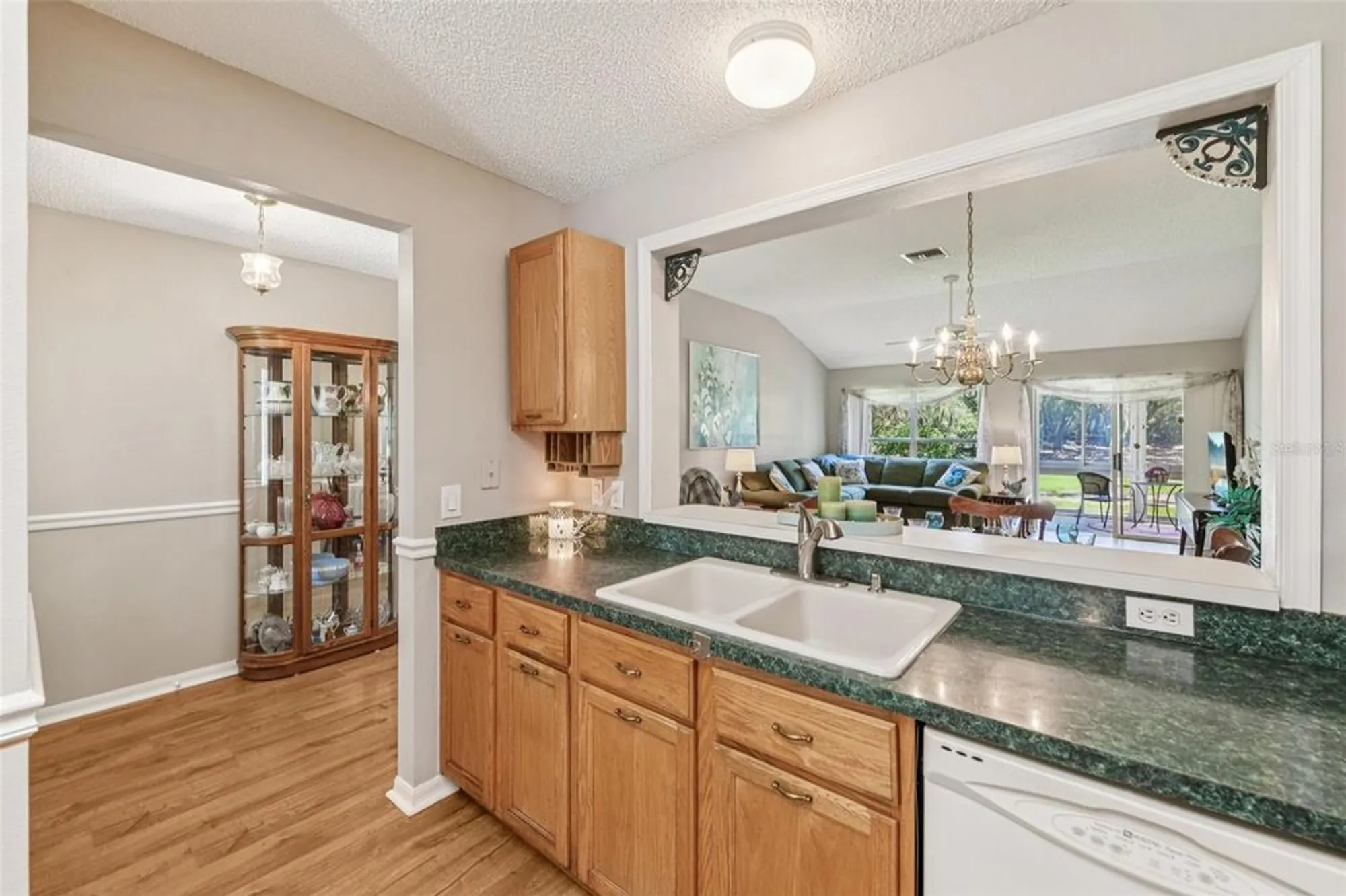 Property Slideshow image 19 of 53 | 516 loma paseo dr, The Villages, FL, 32159