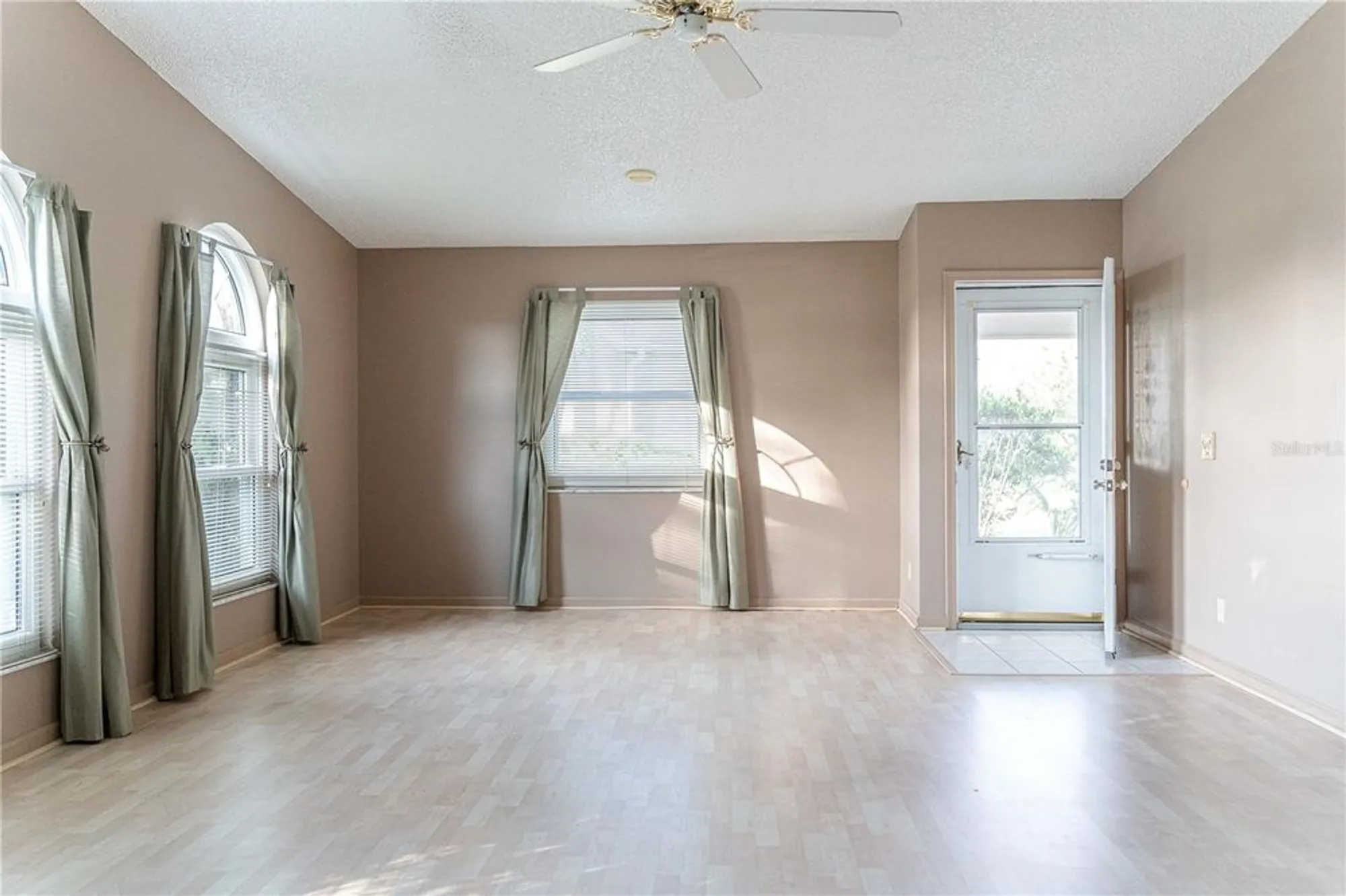 Property Slideshow image 7 of 58 | 1204 maria ct, Lady Lake, FL, 32159