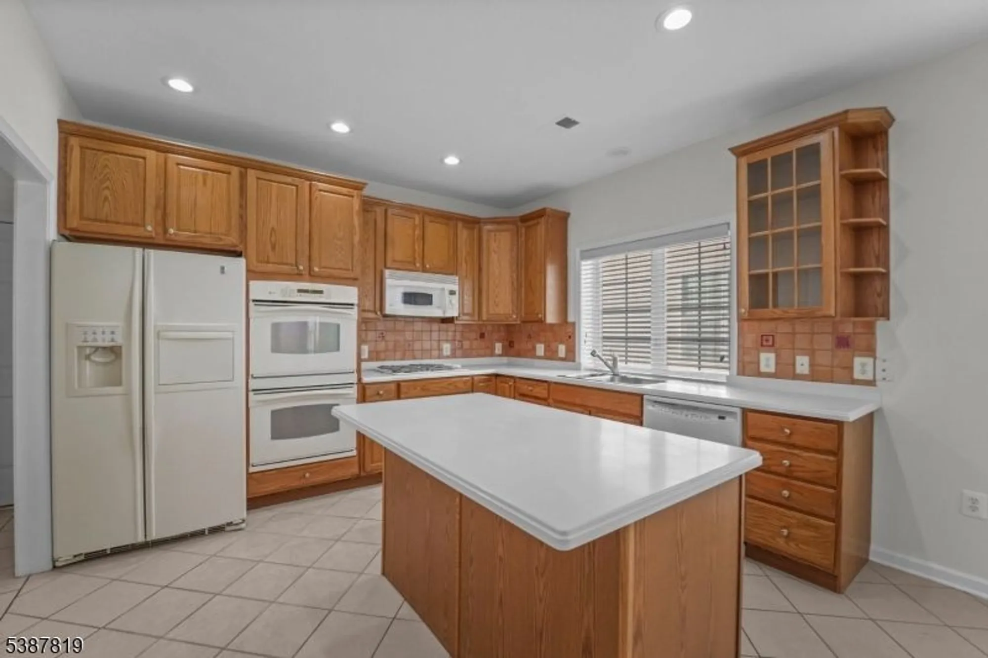 Property Slideshow image 11 of 23 | 373 windfall ln, Somerset, NJ, 08873