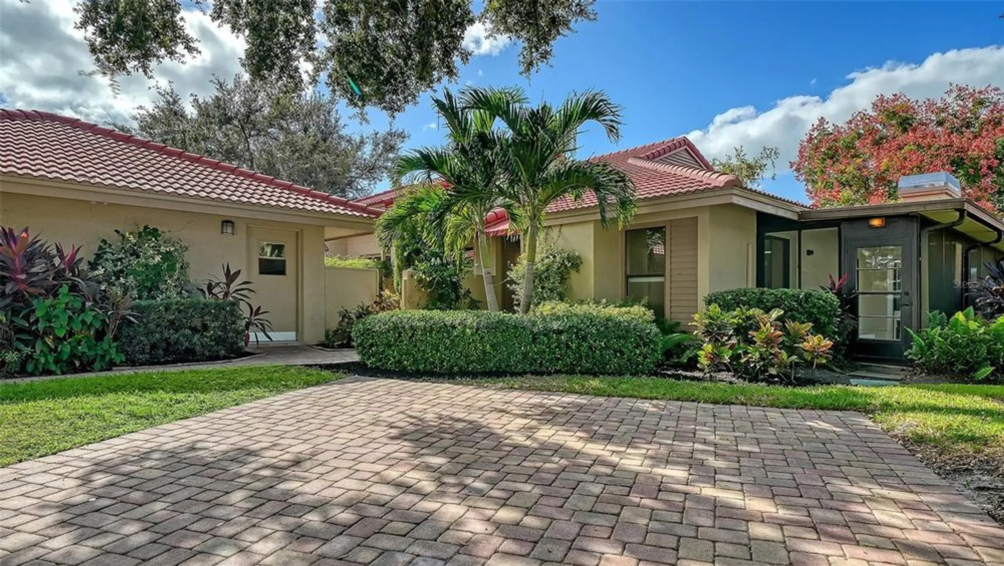 Property Slideshow image 31 of 48 | 5027 kestral park # 64, Sarasota, FL, 34231