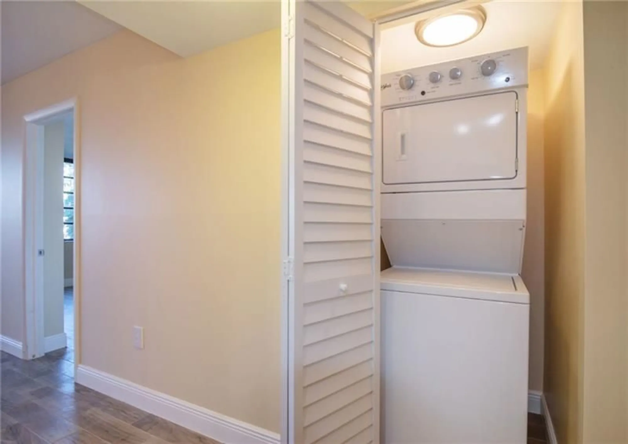 Property Slideshow image 10 of 31 | 1100 colony point cir apt 105, Pembroke Pines, FL, 33026