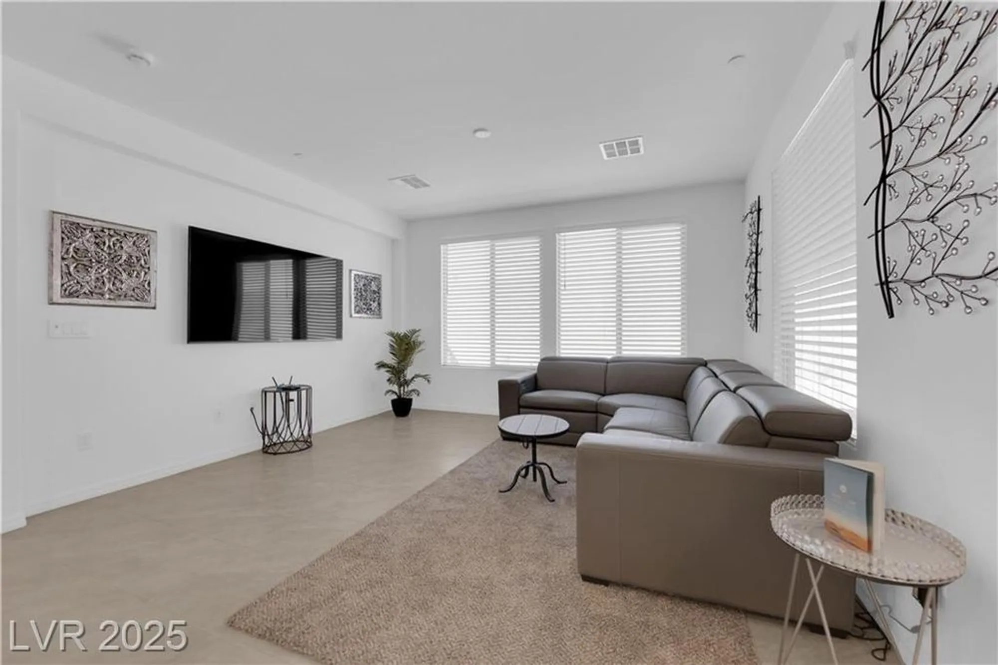 Property Slideshow image 12 of 43 | 10151 carmine clay dr, Las Vegas, NV, 89143