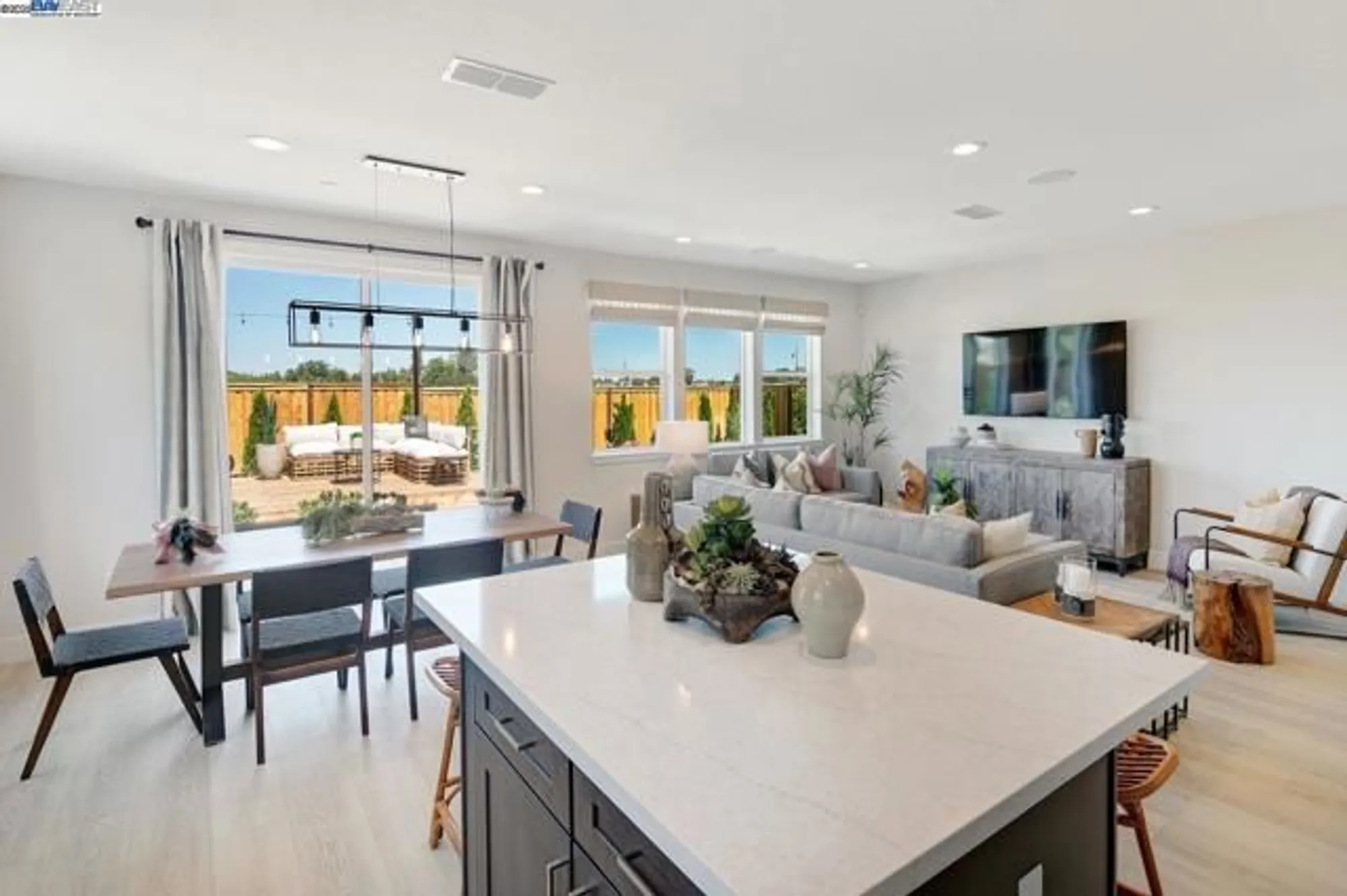 Property Slideshow image 16 of 30 | 1342 marceline dr, Manteca, CA, 95336