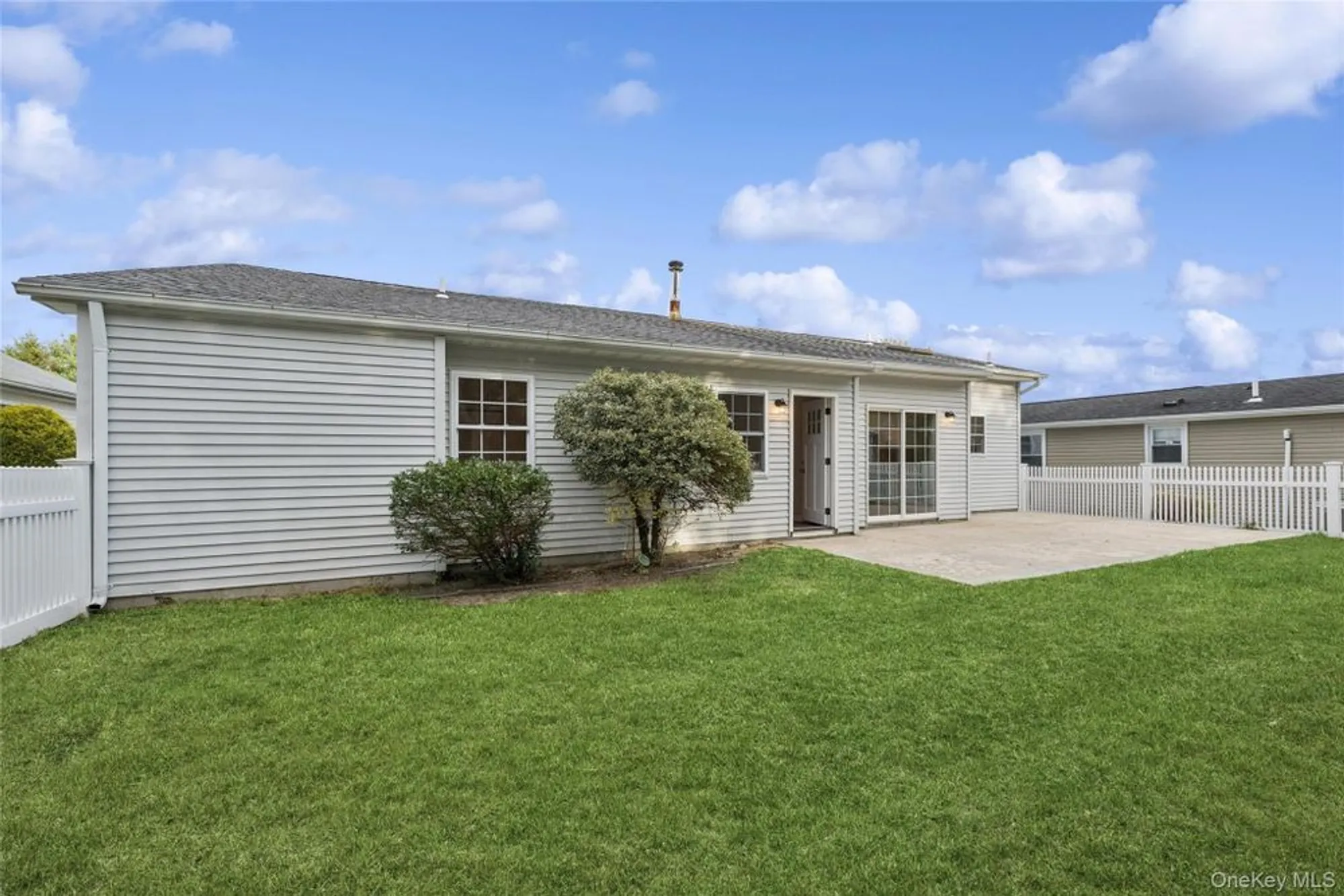 Property Slideshow image 16 of 28 | 99 village cir, Manorville, NY, 11949