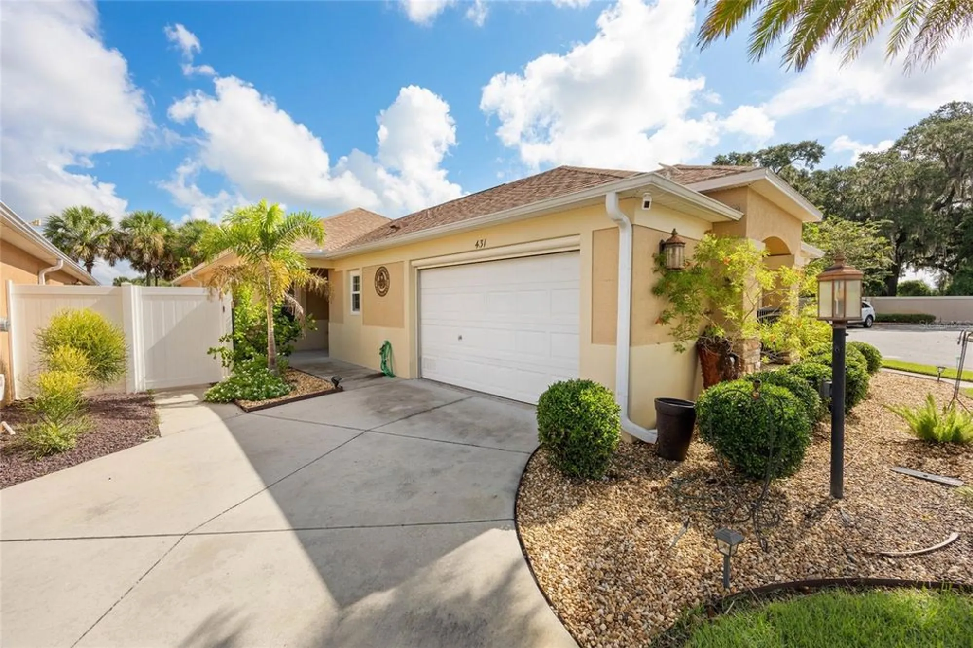 Property Slideshow image 30 of 37 | 431 jarquin way, The Villages, FL, 32162