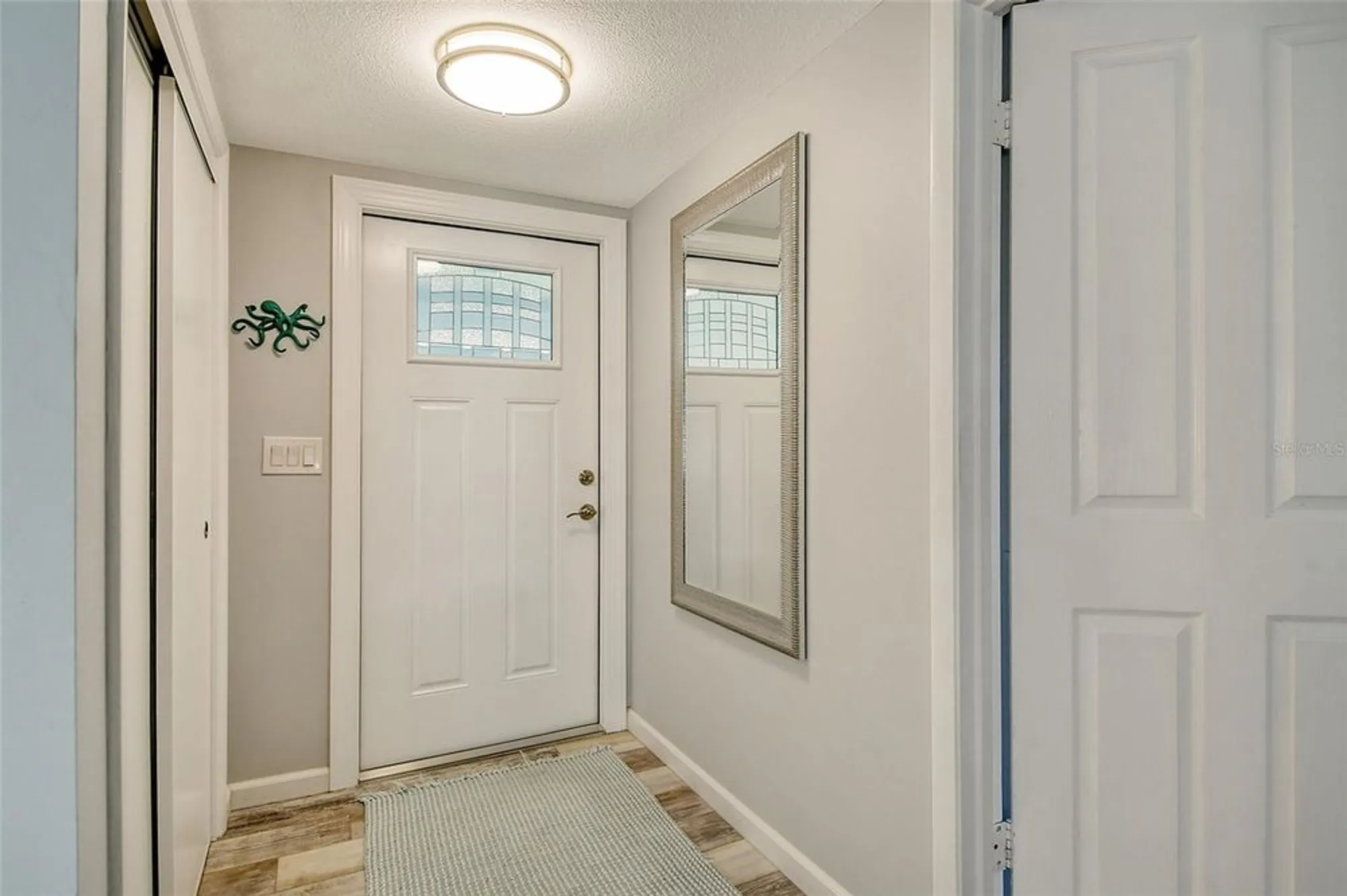 Property Slideshow image 5 of 47 | 2752 riverbluff pl # 66, Sarasota, FL, 34231