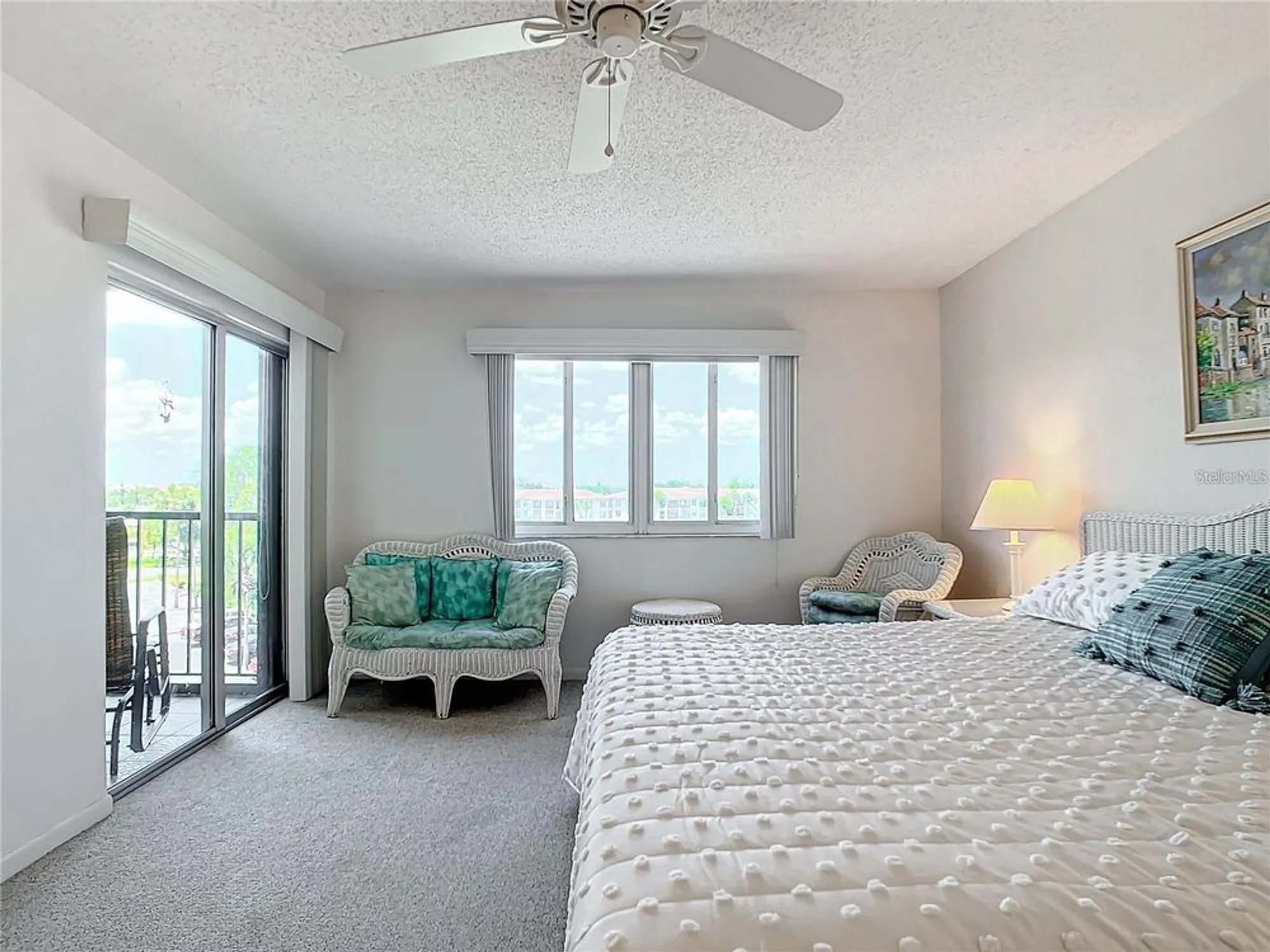 Property Slideshow image 14 of 36 | 19029 us highway 19 n apt 9-301, Clearwater, FL, 33764