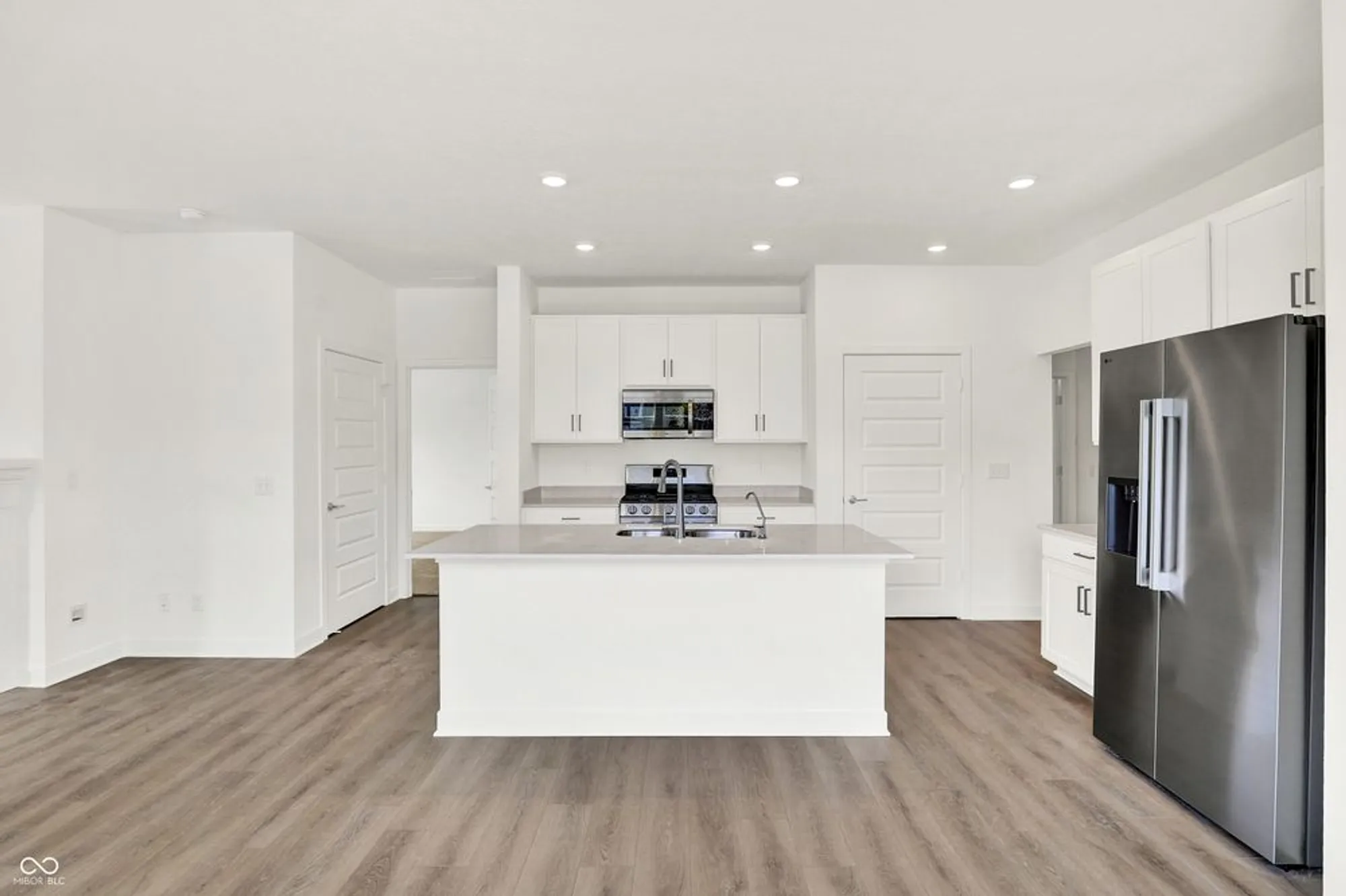 Property Slideshow image 10 of 44 | 5363 foxley park ln, Avon, IN, 46123