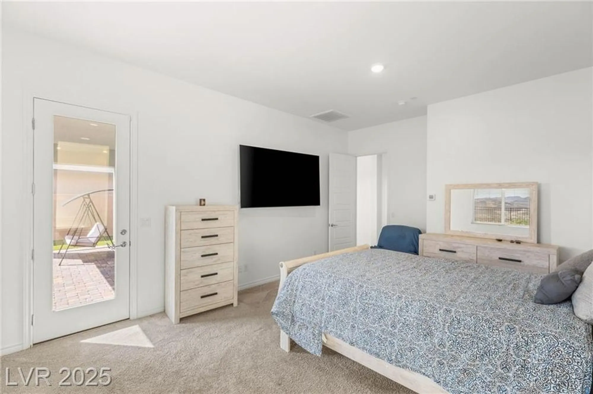 Property Slideshow image 19 of 42 | 116 juliette pointe ln, Henderson, NV, 89011