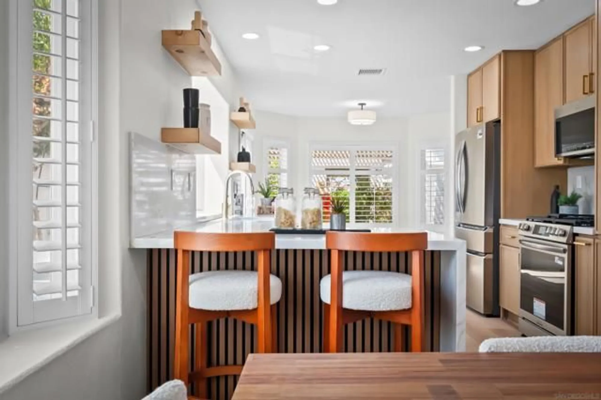 Property Slideshow image 5 of 47 | 4058 lemnos way, Oceanside, CA, 92056