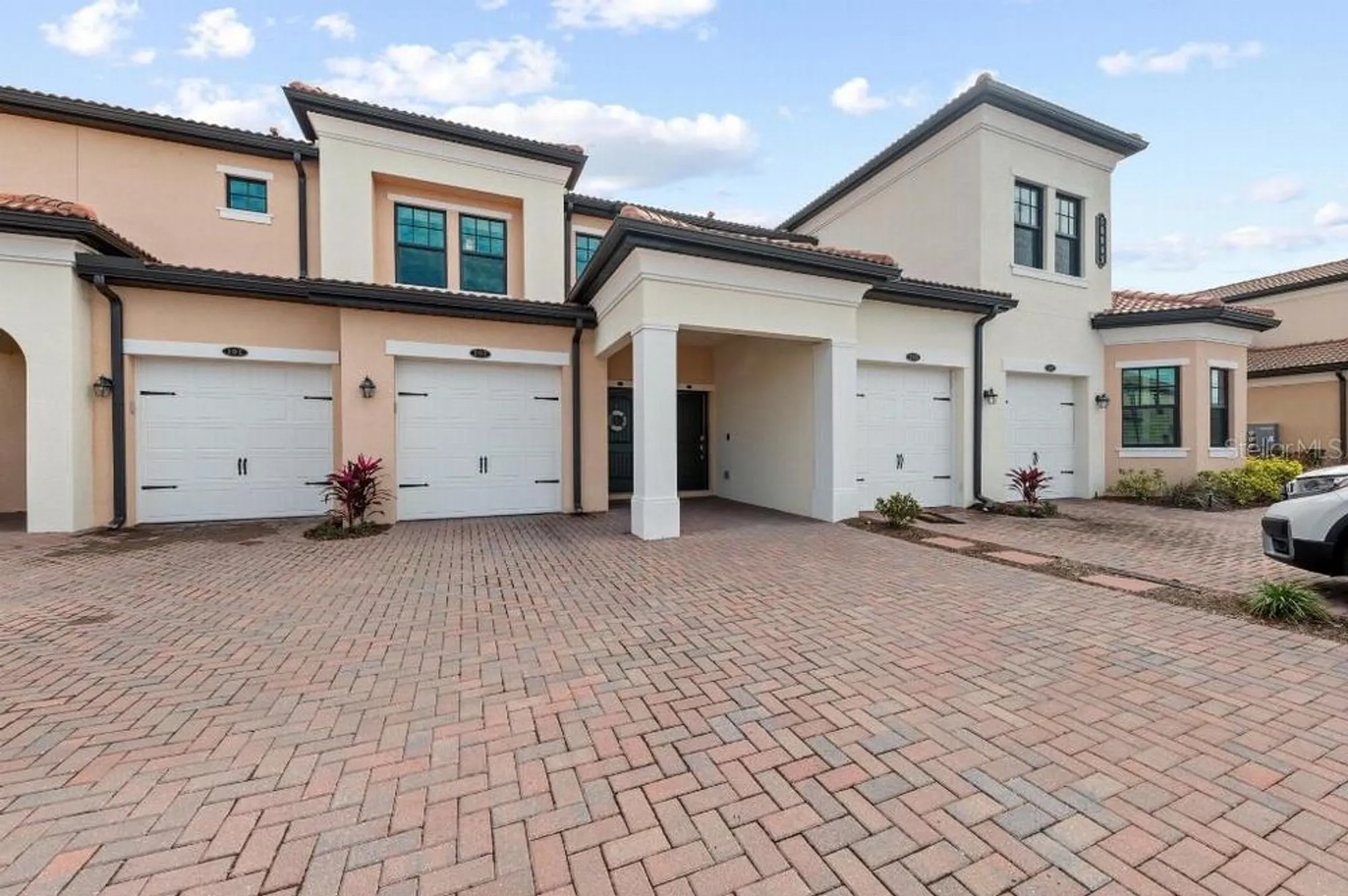 Property Slideshow image 1 of 42 | 10043 crooked creek dr unit 202, Venice, FL, 34293