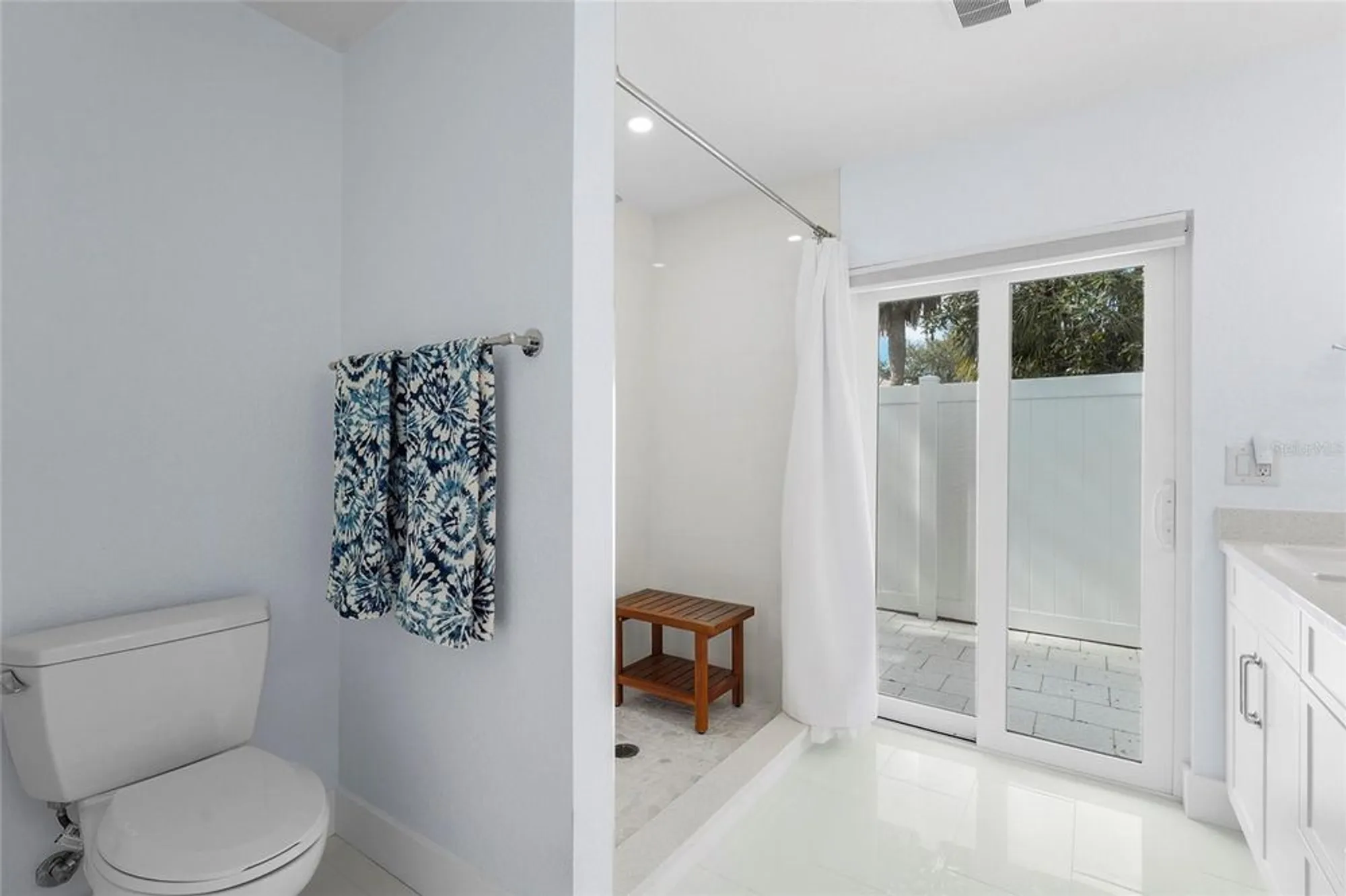 Property Slideshow image 35 of 57 | 5720 timber lake cir, Sarasota, FL, 34243