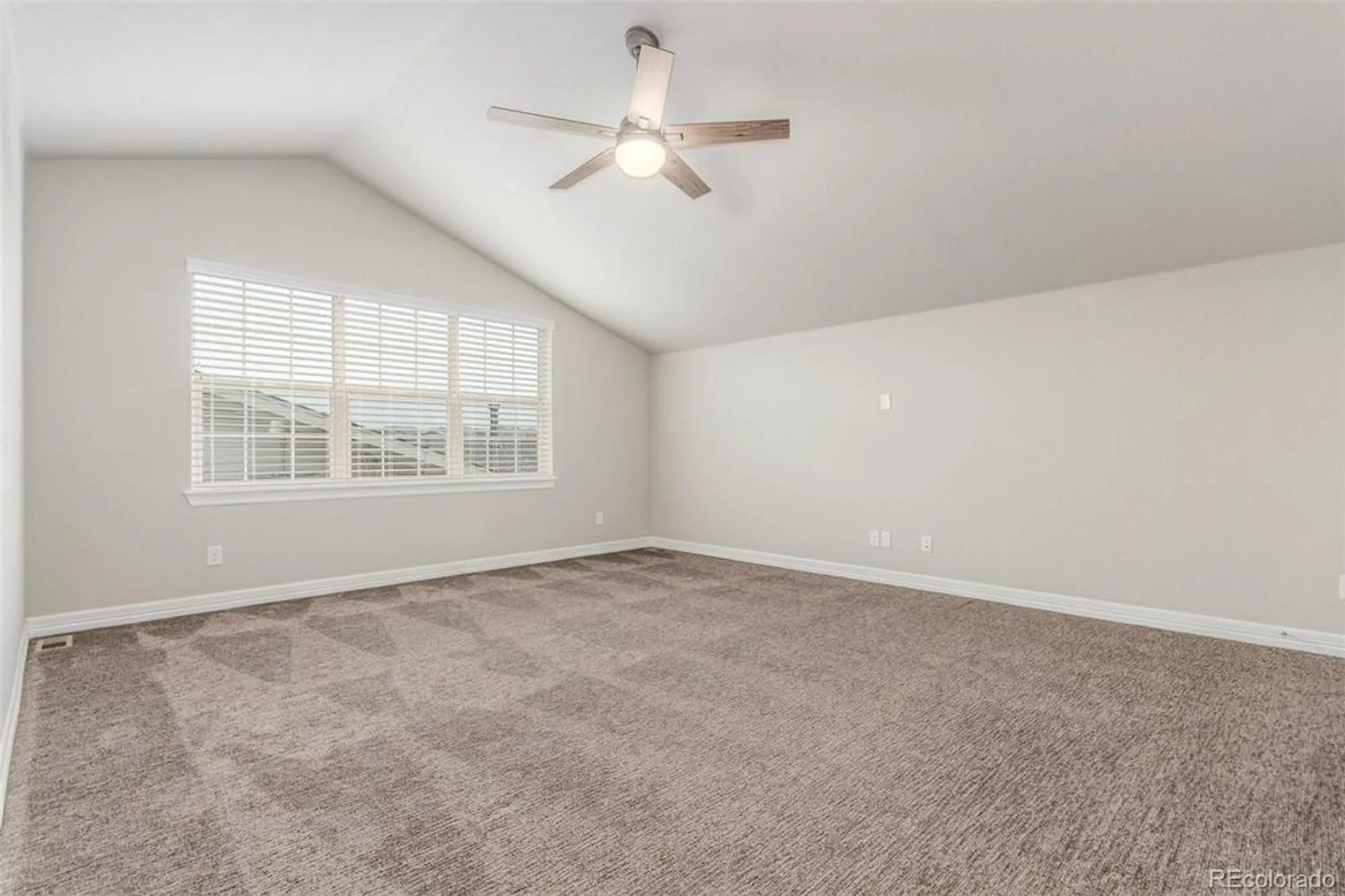 Property Slideshow image 28 of 45 | 22654 e henderson dr, Aurora, CO, 80016