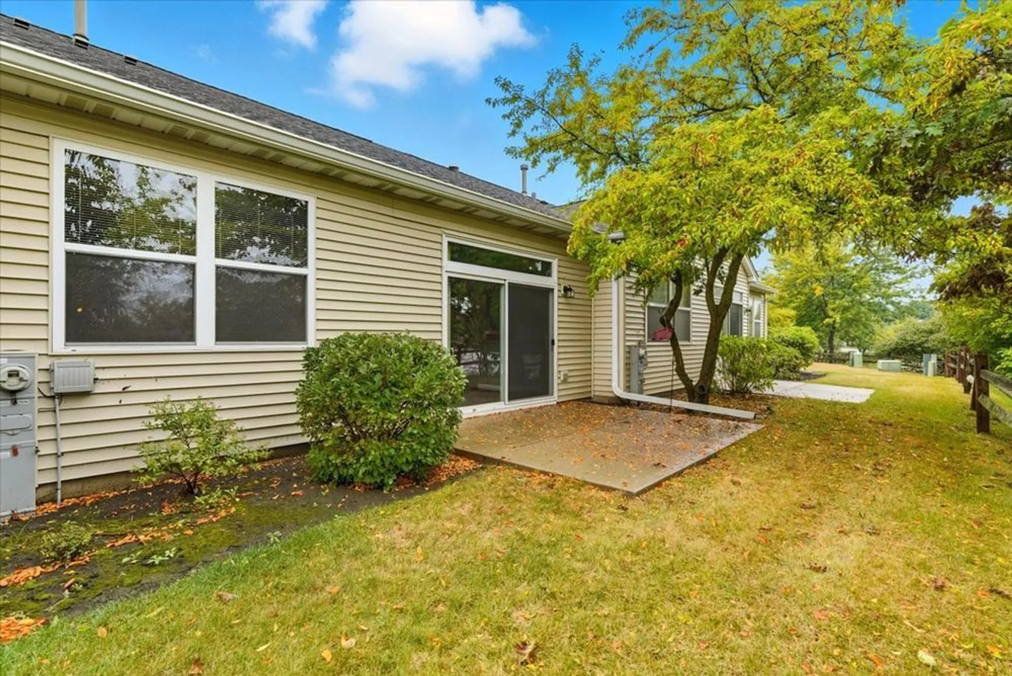 Property Slideshow image 24 of 25 | 2346 ashbrook ln, Grayslake, IL, 60030