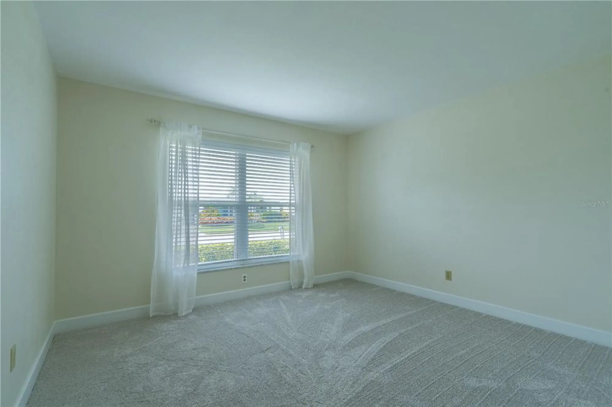 Property Slideshow image 27 of 37 | 9221 40th way n # 5, Pinellas Park, FL, 33782