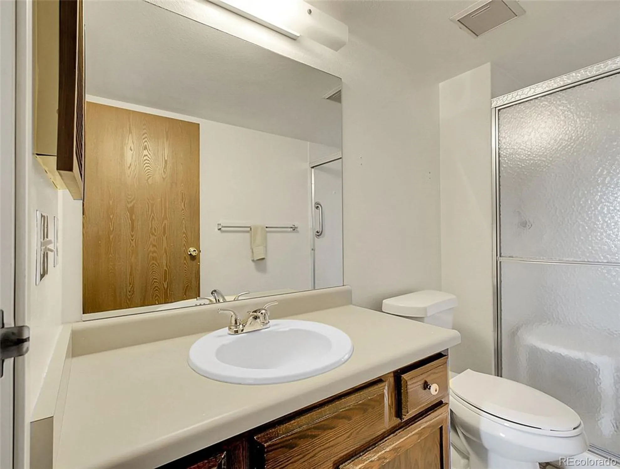 Property Slideshow image 23 of 32 | 13850 e marina dr apt 401, Aurora, CO, 80014