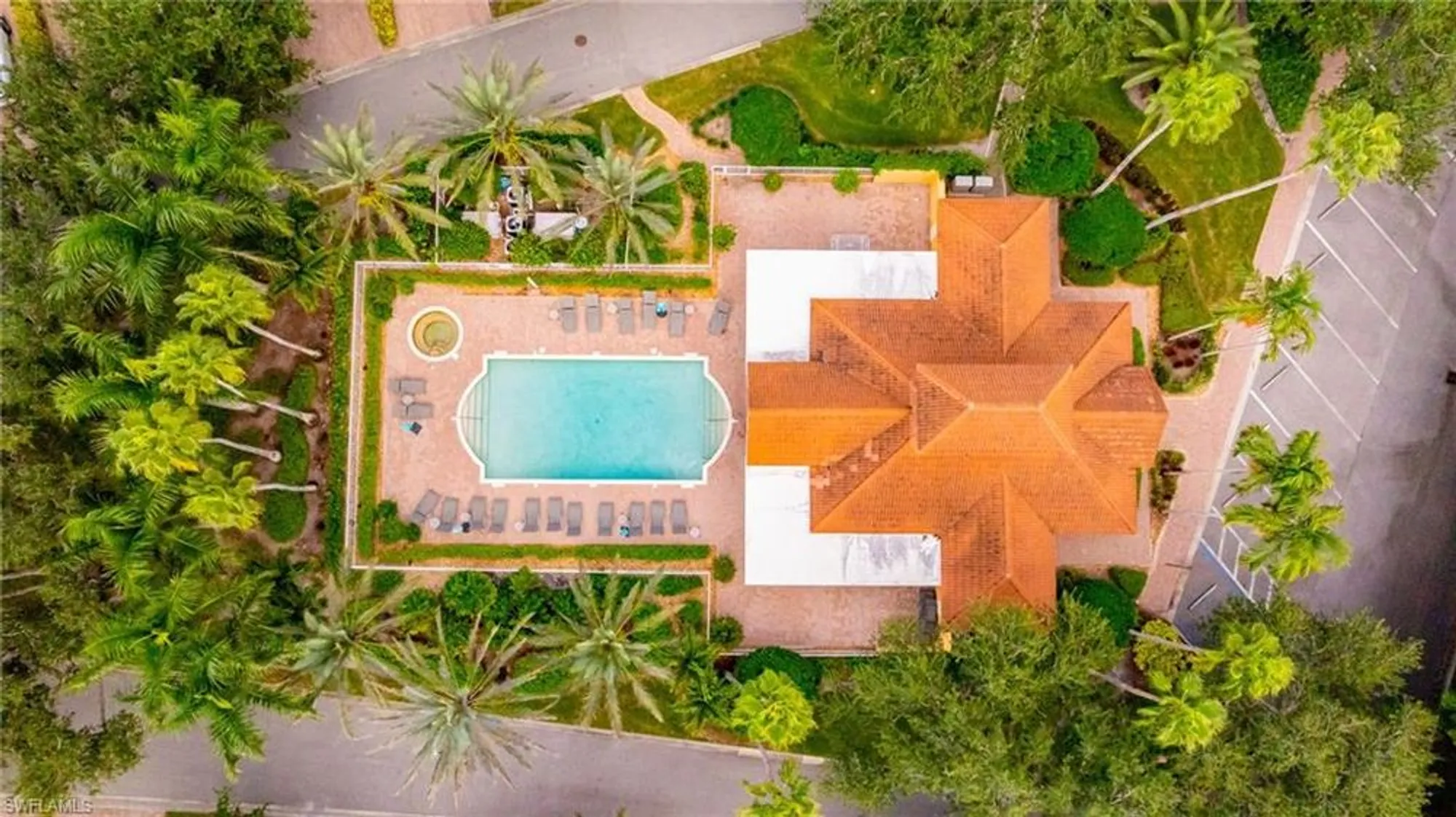 Property Slideshow image 27 of 37 | 20211 burnside pl 203, Estero, FL, 33928