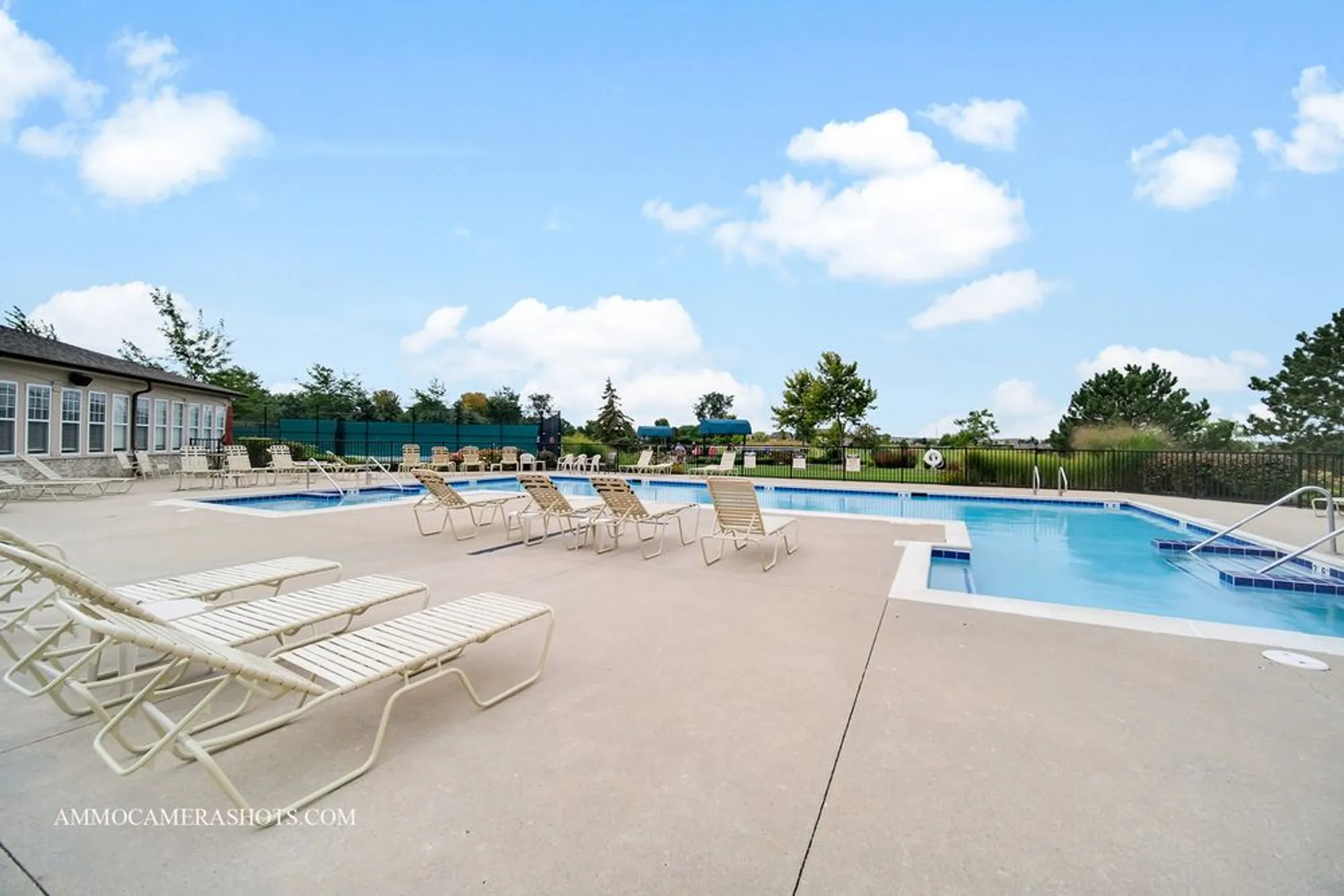 Property Slideshow image 28 of 29 | 1108 crestview ln # 1354, Pingree Grove, IL, 60140