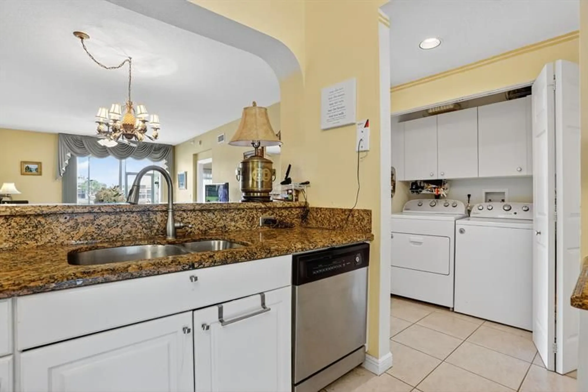 Property Slideshow image 8 of 31 | 7635 southampton ter 117, Tamarac, FL, 33321
