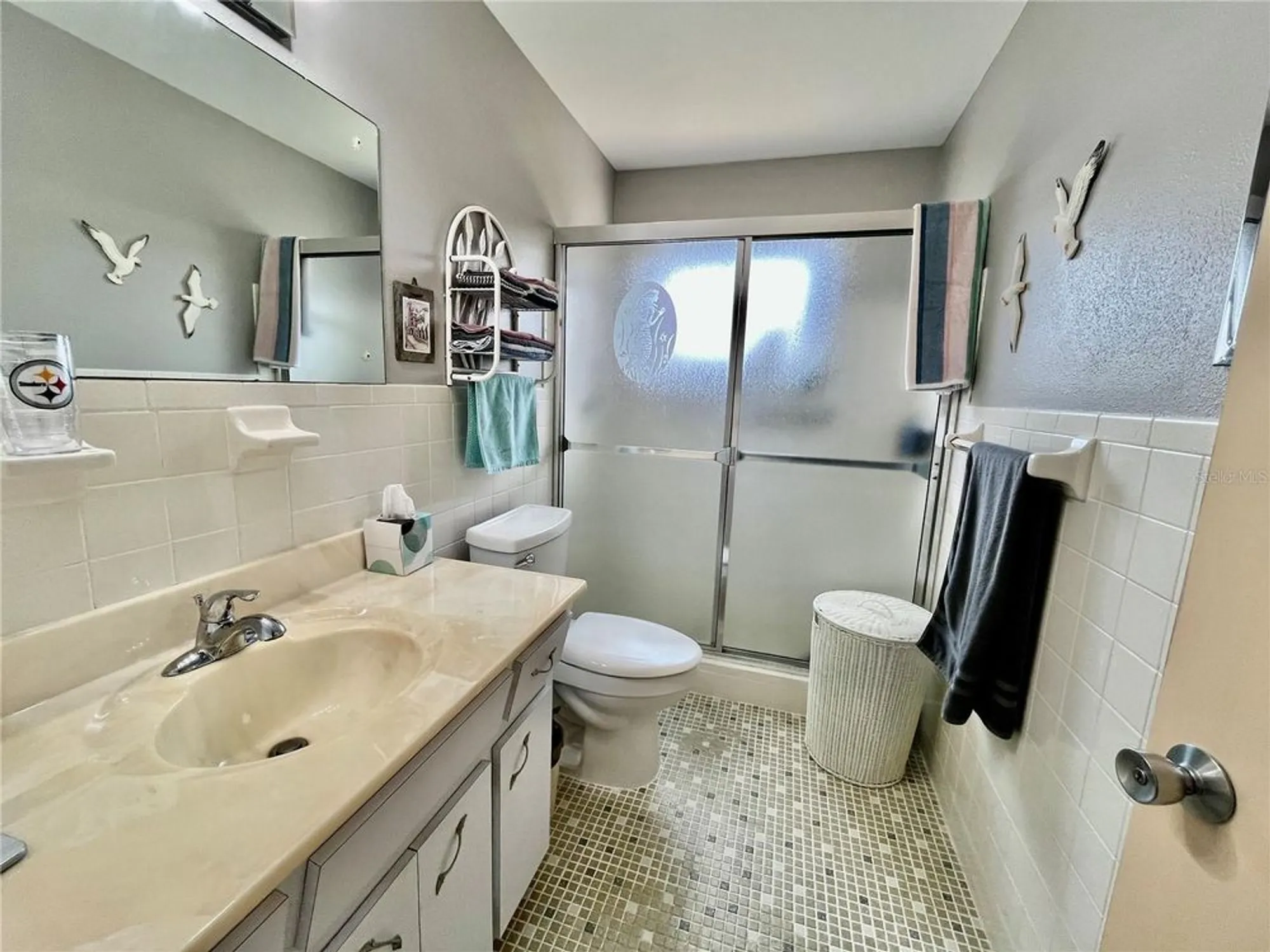 Property Slideshow image 16 of 41 | 2403 finlandia ln 57, Clearwater, FL, 33763