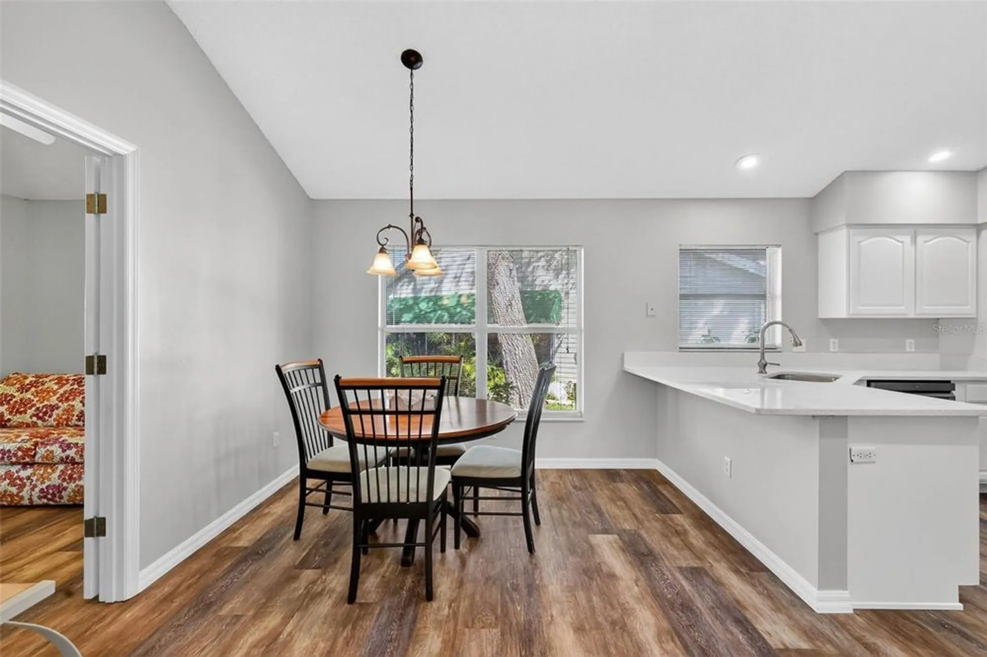 Property Slideshow image 14 of 35 | 511 loma paseo dr, The Villages, FL, 32159